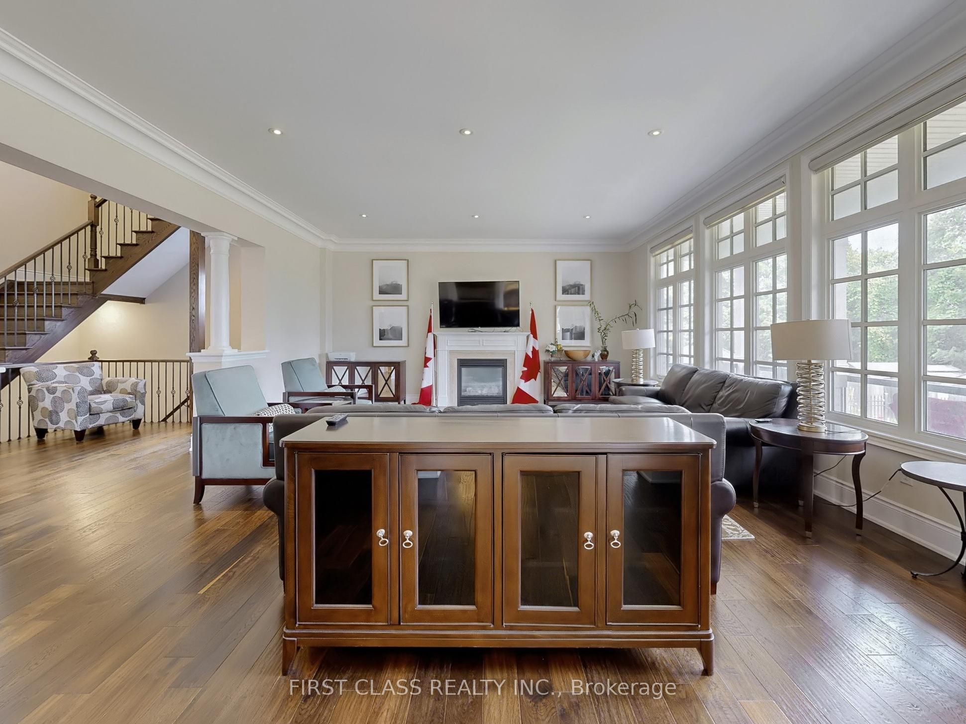 3 Royal County Down Crescent, Markham 4