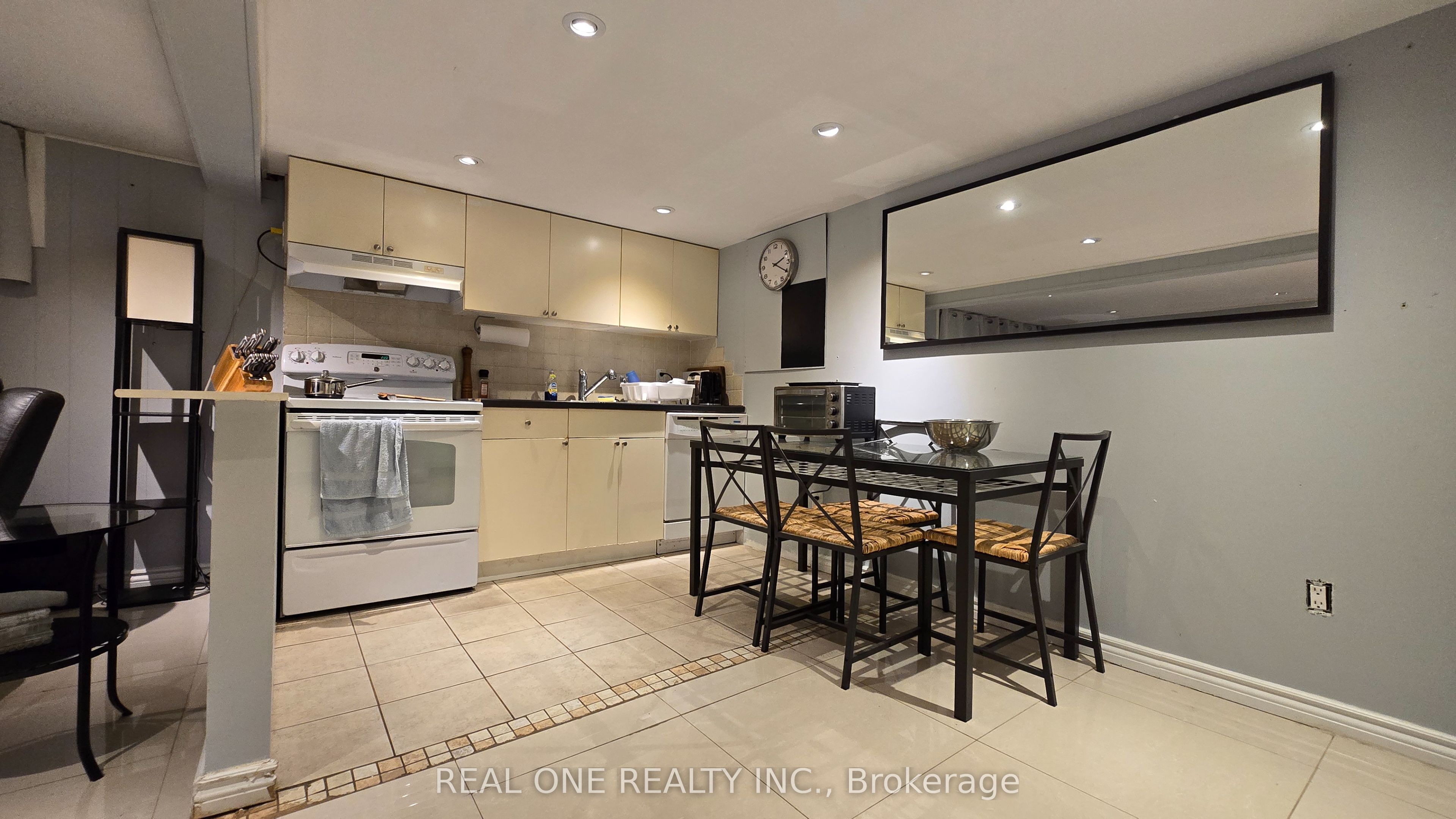 Unit Bsmt - 369 Browndale Crescent, Richmond Hill 3