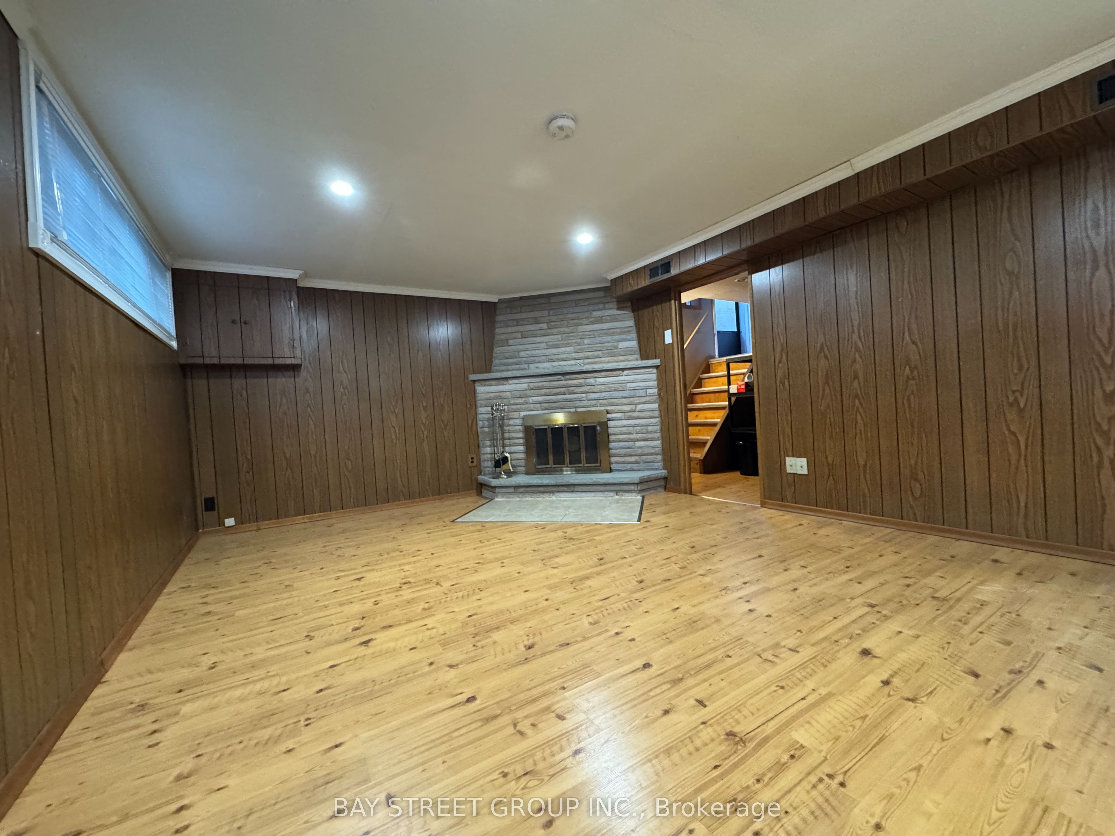 Unit bsmt - 324 Elmwood Avenue, Richmond Hill 4