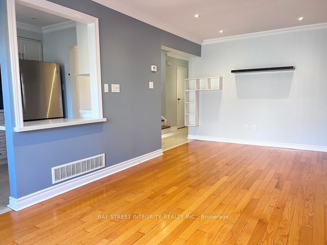 22 Dunbar Crescent, Markham 3