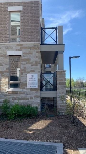 Unit 518 - 30 Dunsheath Way, Markham 3