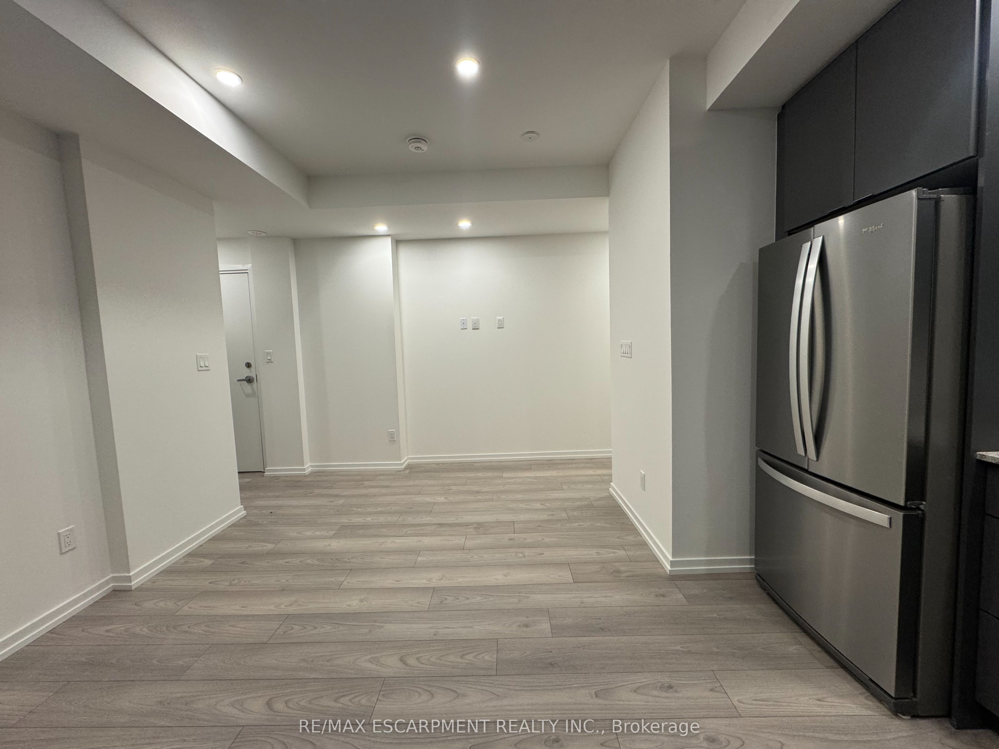Unit 27 - 17 Lytham Green Circle, Newmarket 4