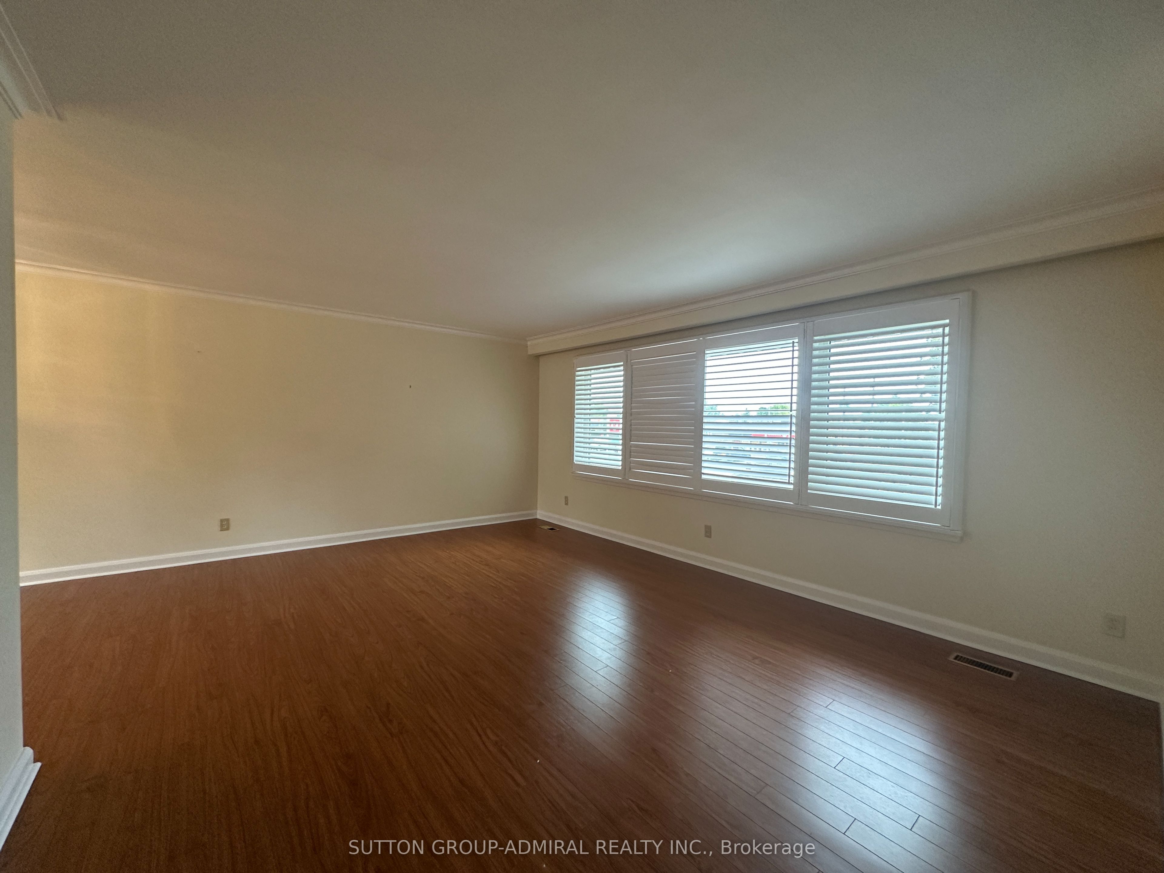 94 Queen Street S, New Tecumseth 5