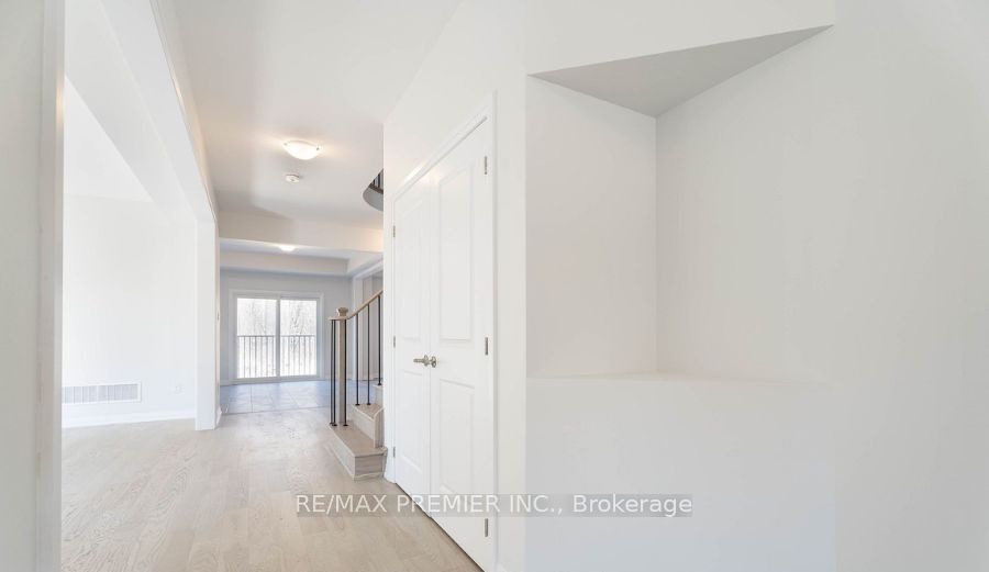 Unit Main Floor - 1038 Hardy Way, Innisfil 4