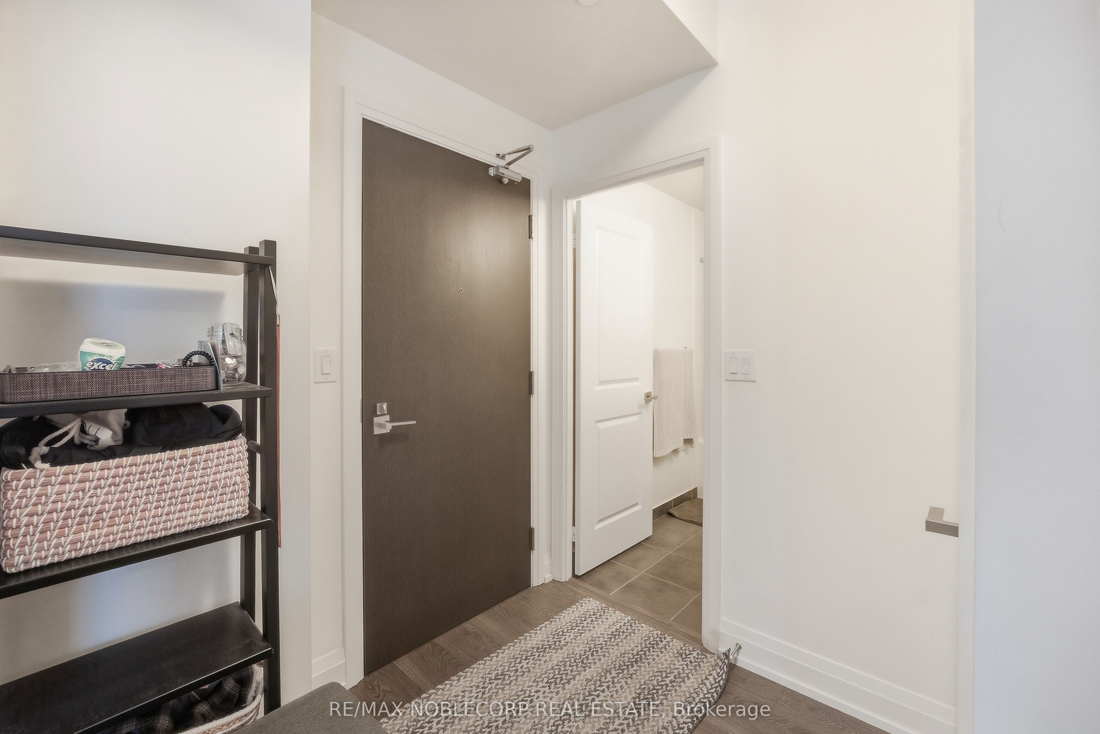 Unit 805 - 3600 Highway 7 Road, Vaughan 2