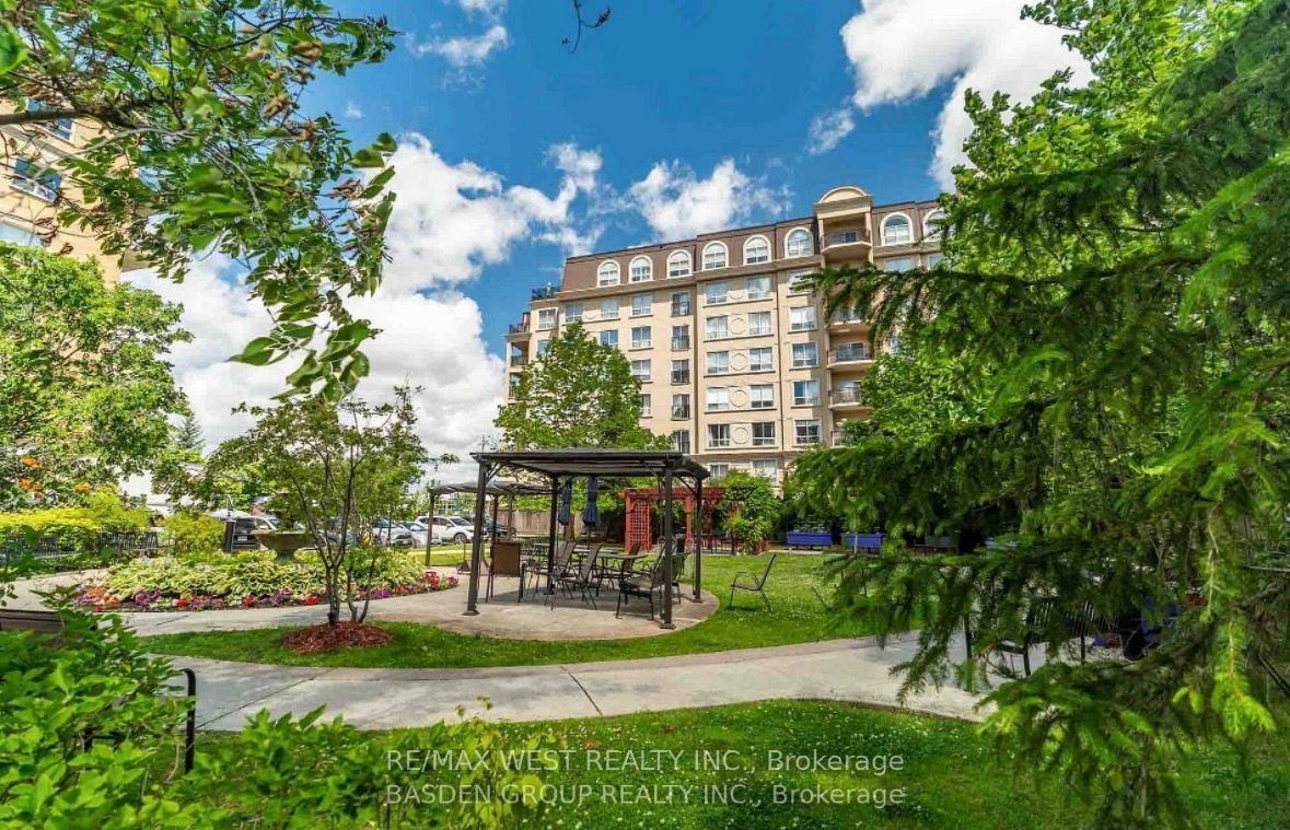 Unit 421 - 1 Maison Parc Court, Vaughan 2