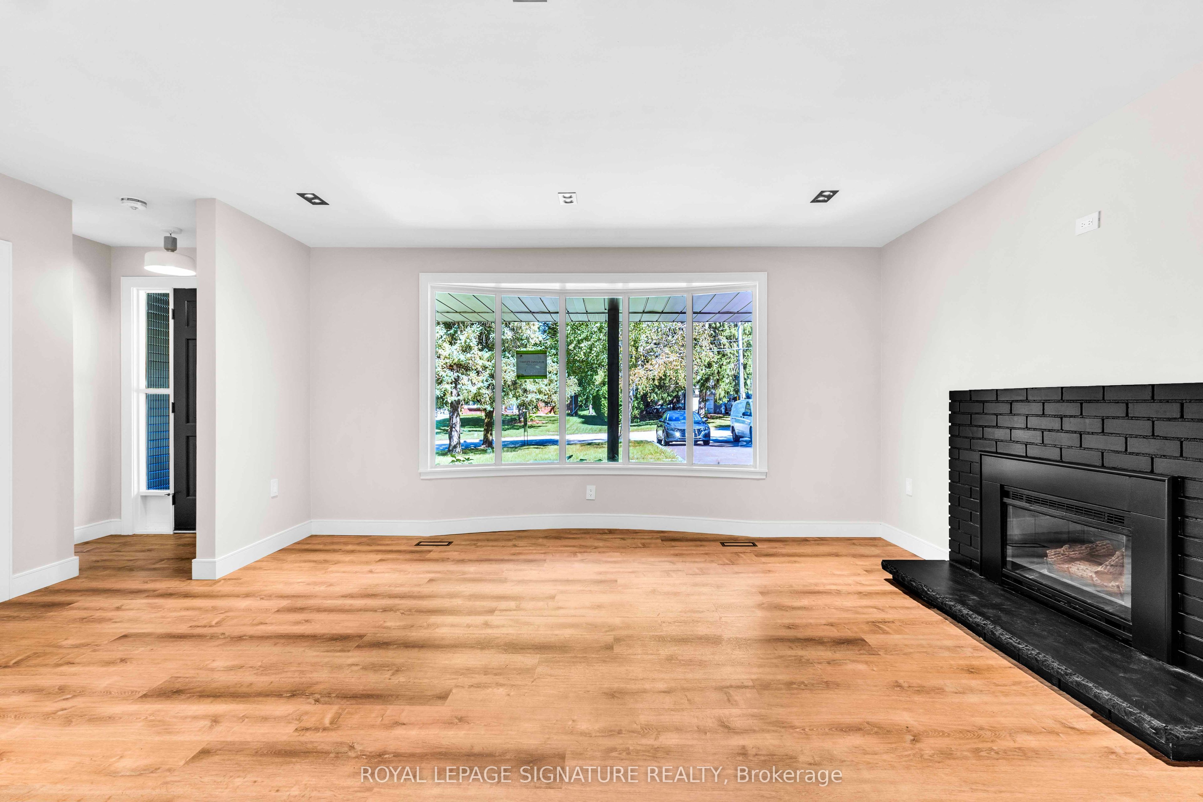Unit Unit A - 986 Srigley Street, Newmarket 4