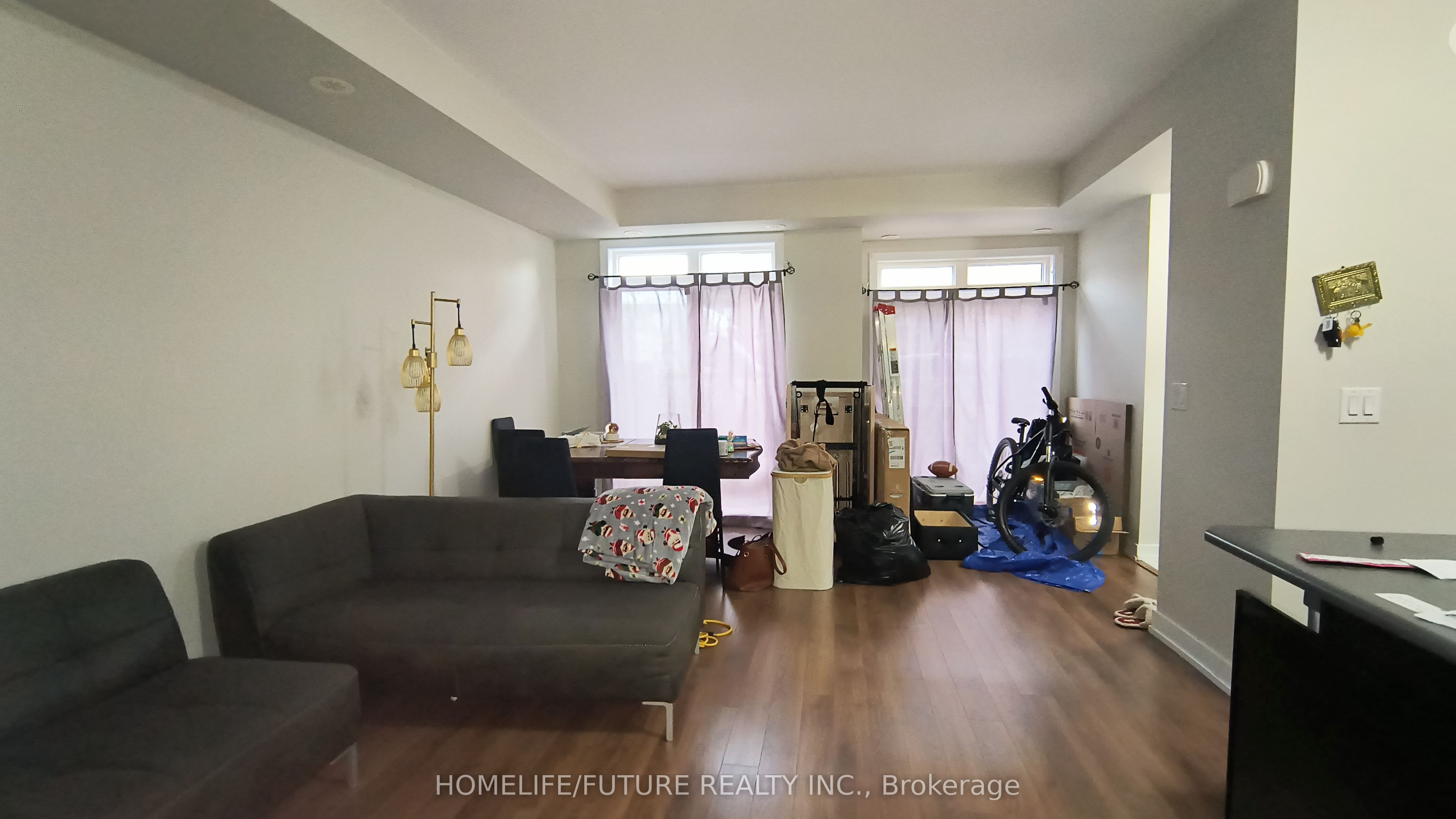 Unit 621 - 50 Dunsheath Way, Markham 4