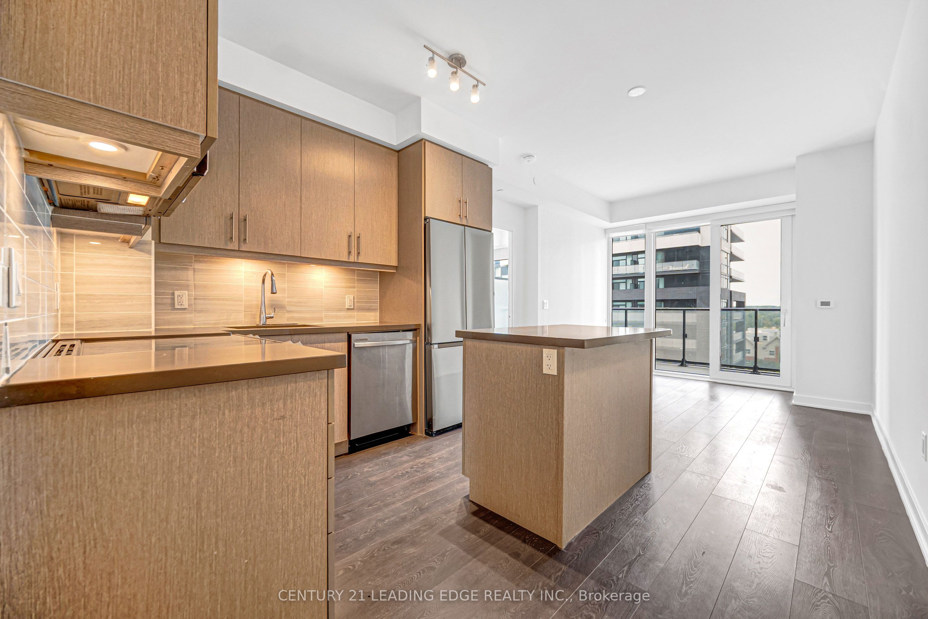 Unit 707 - 95 Oneida Crescent, Richmond Hill 5