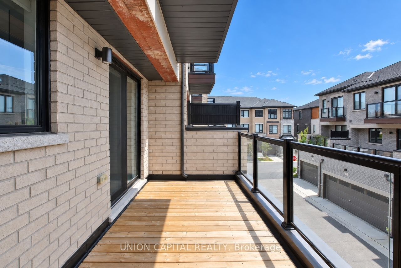 9 Arthur White Lane, Markham 2