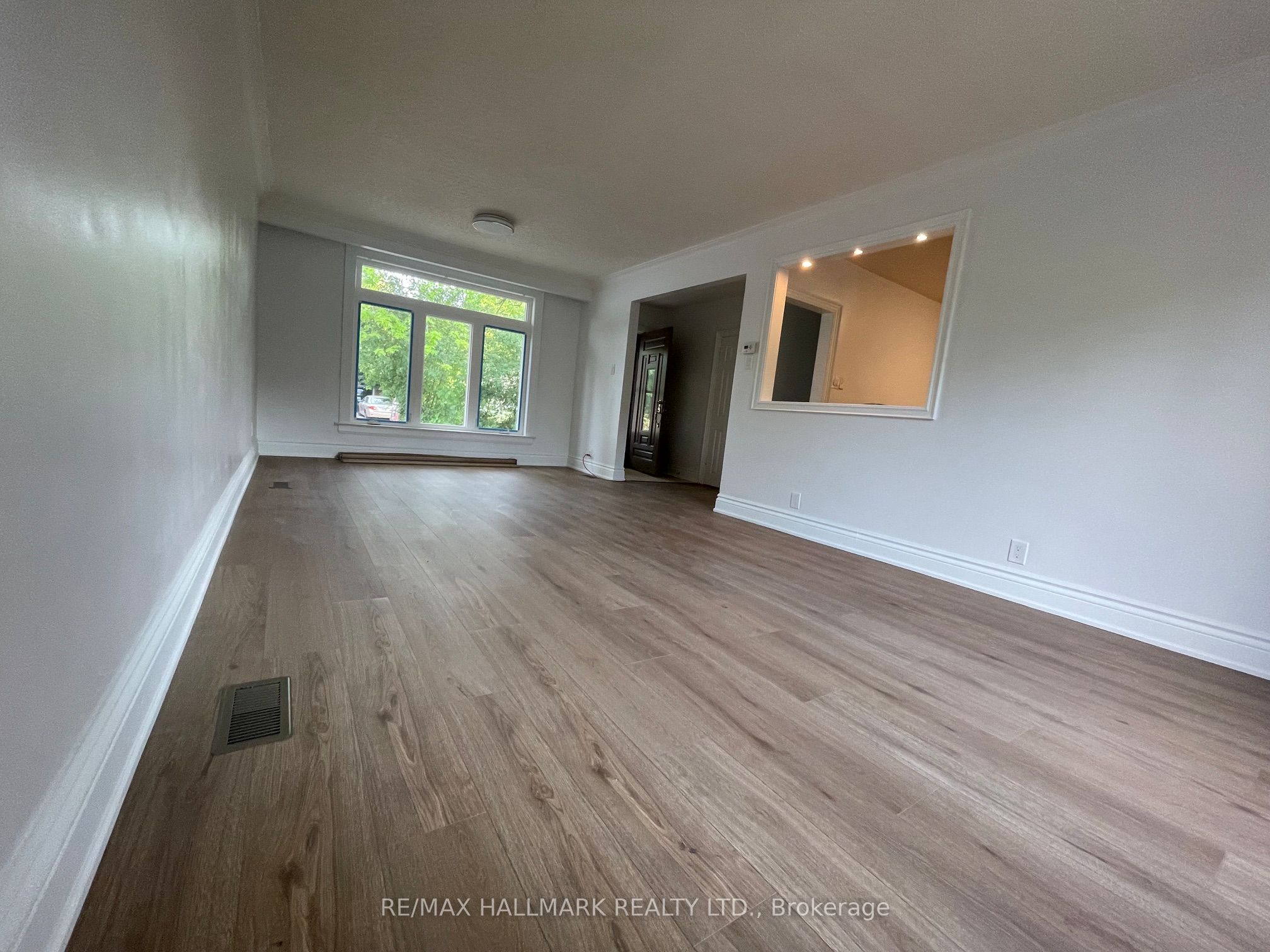 Unit Main Floor - 116 Cartier Crescent, Richmond Hill 3