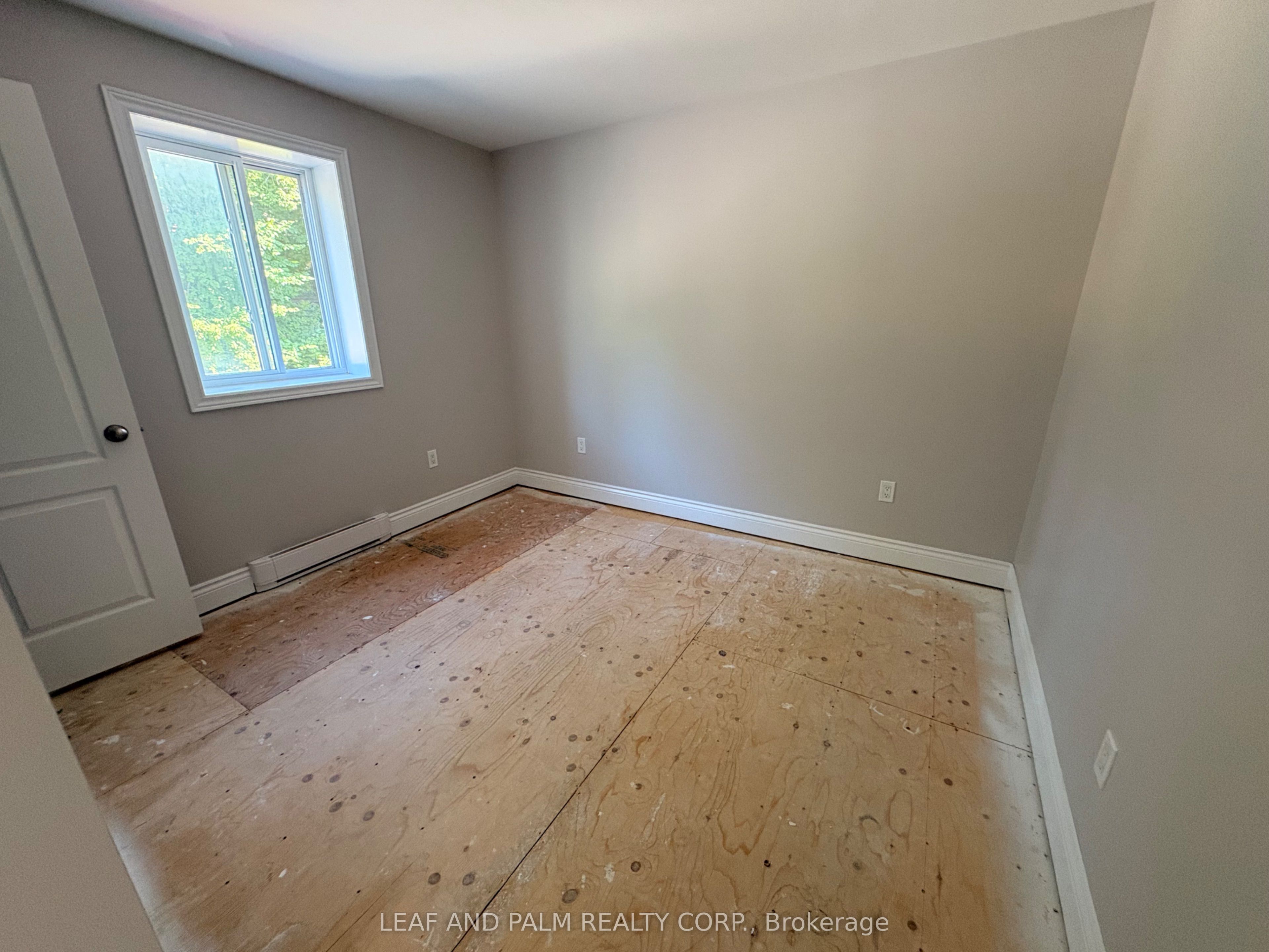 Unit 8 - 31 Huron Heights Drive, Newmarket 3