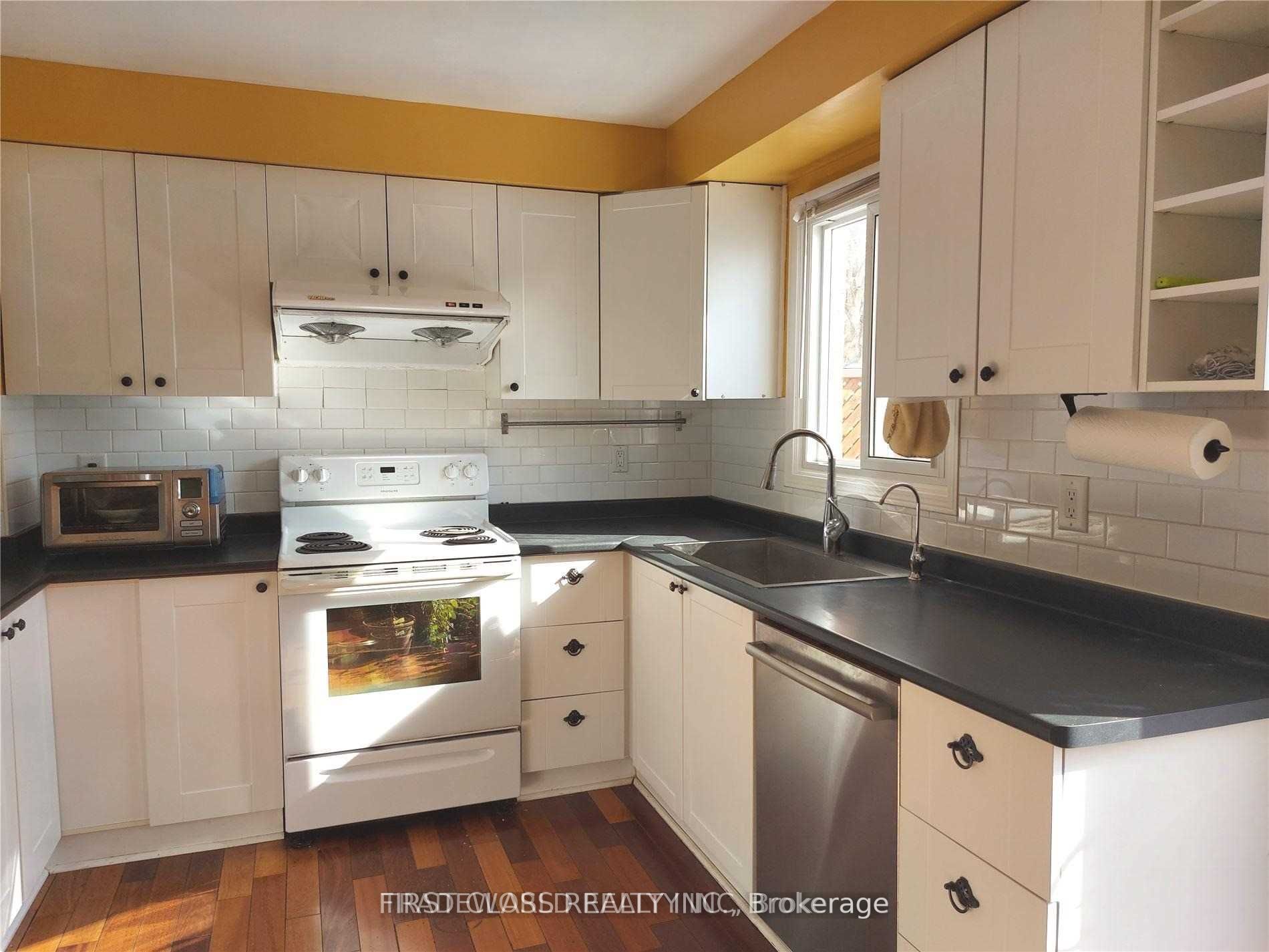 Unit 1 - 880 Leslie Valley Drive, Newmarket 5