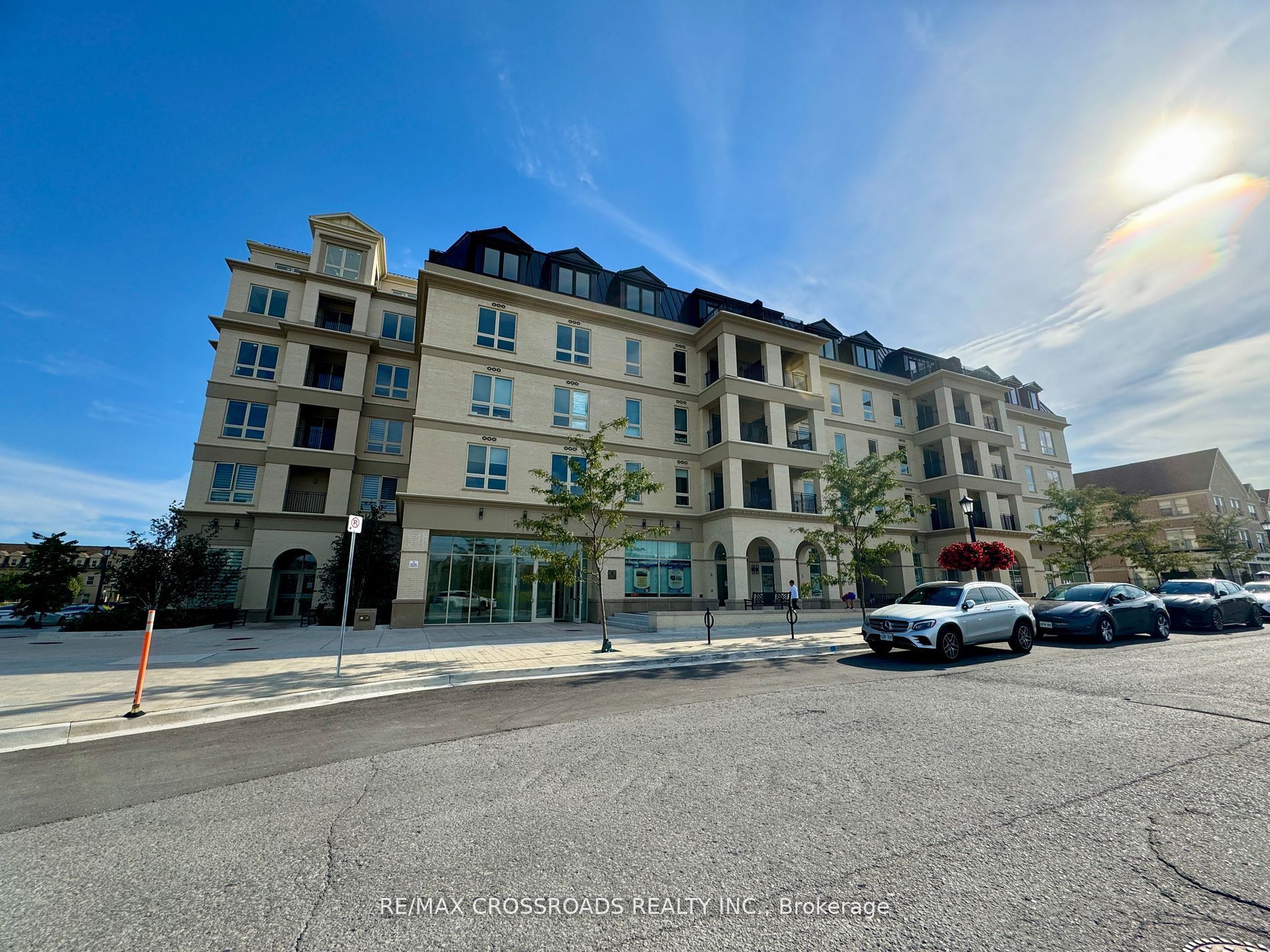 Unit 239 - 101 Cathedral High Street, Markham 3