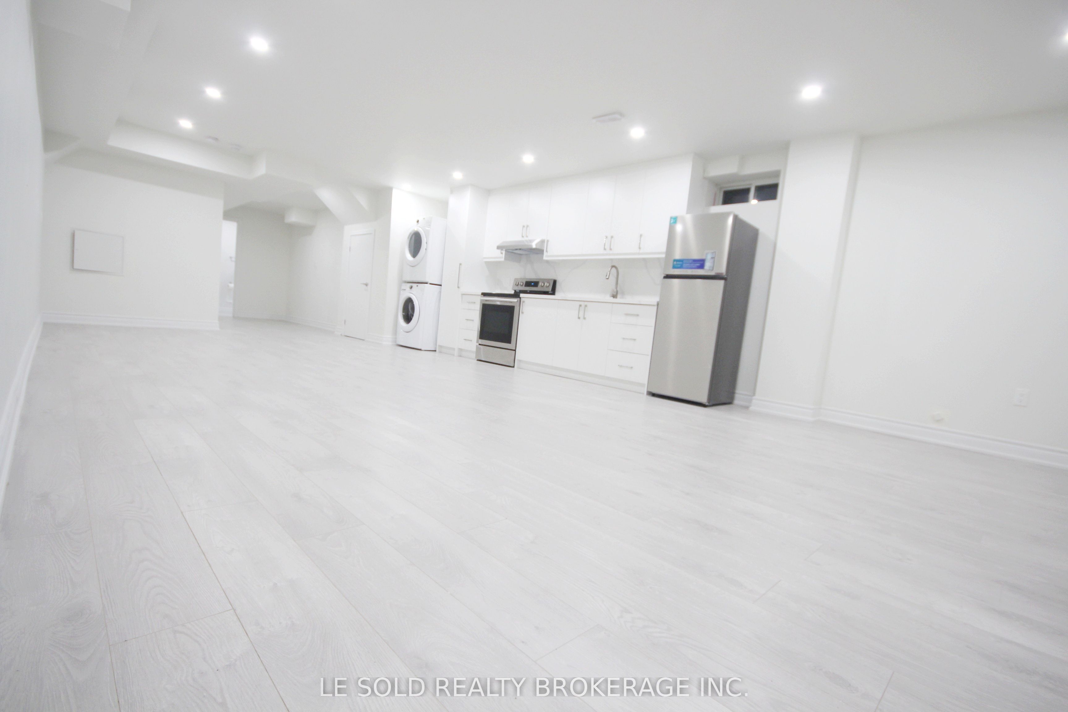Unit Bsmt - 7 Pear Blossom Way, East Gwillimbury 4