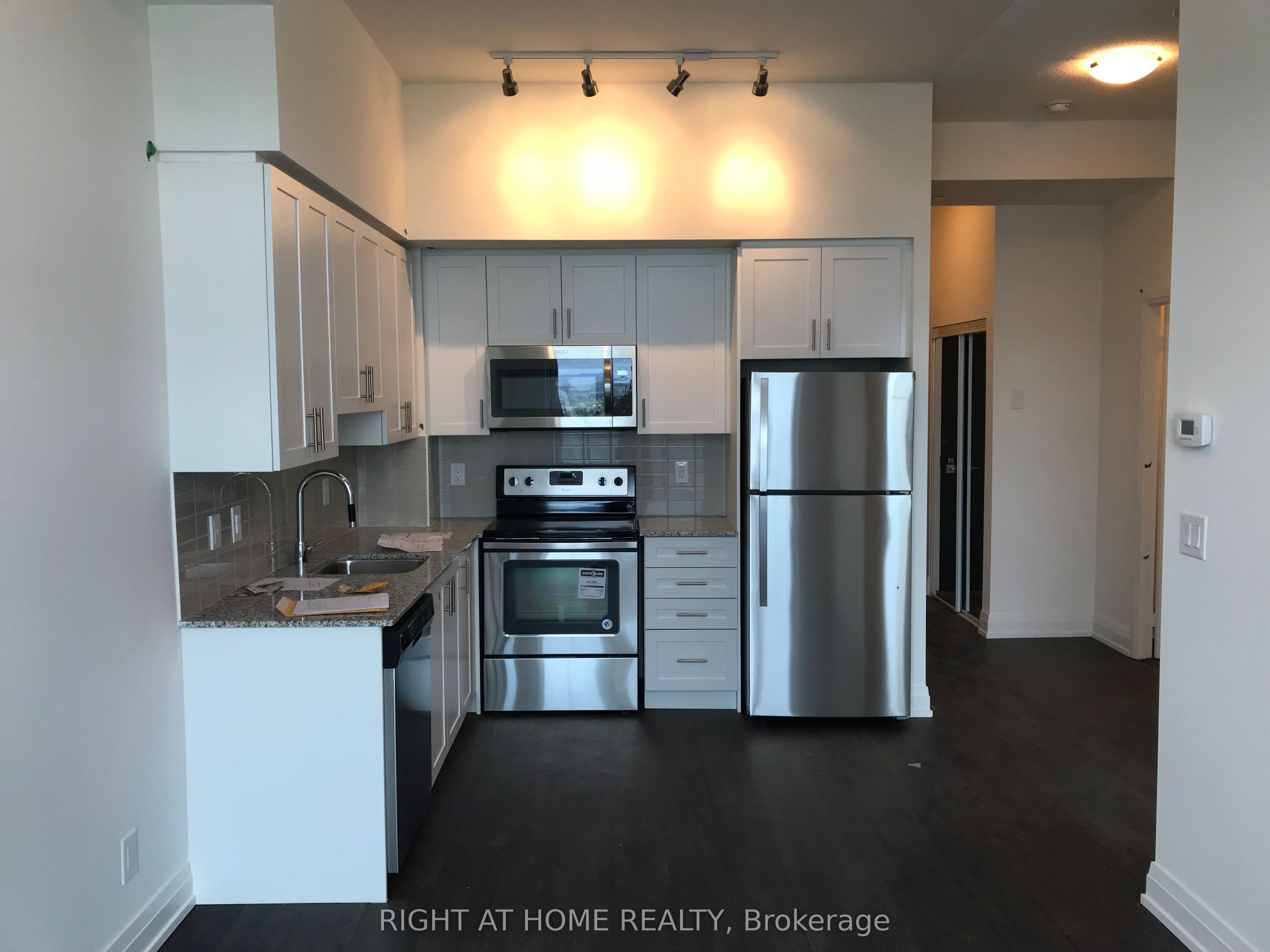 Unit 2909 - 3700 Highway 7, Vaughan 4