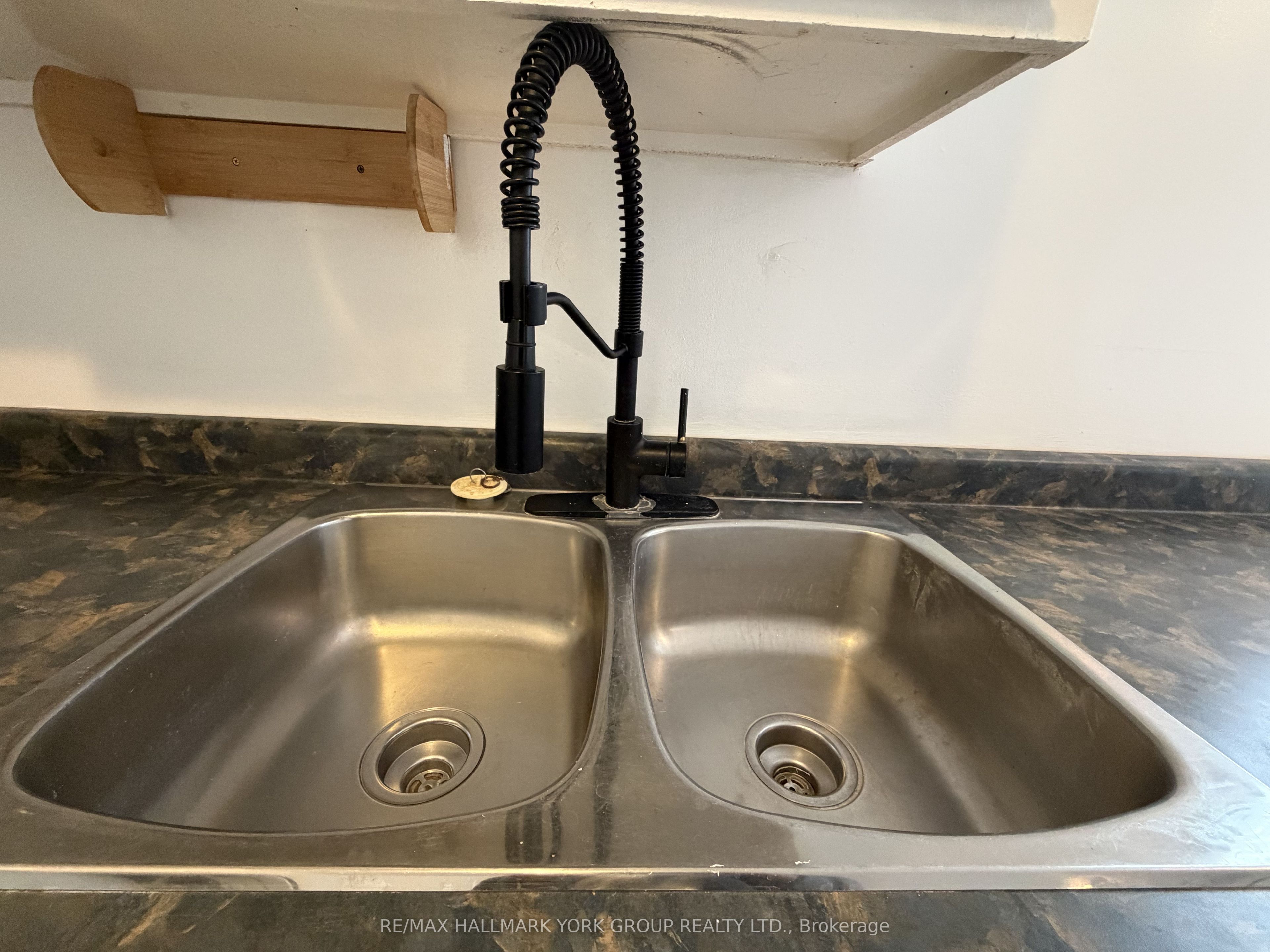 Unit lower - 43 Walter Avenue, Newmarket 3