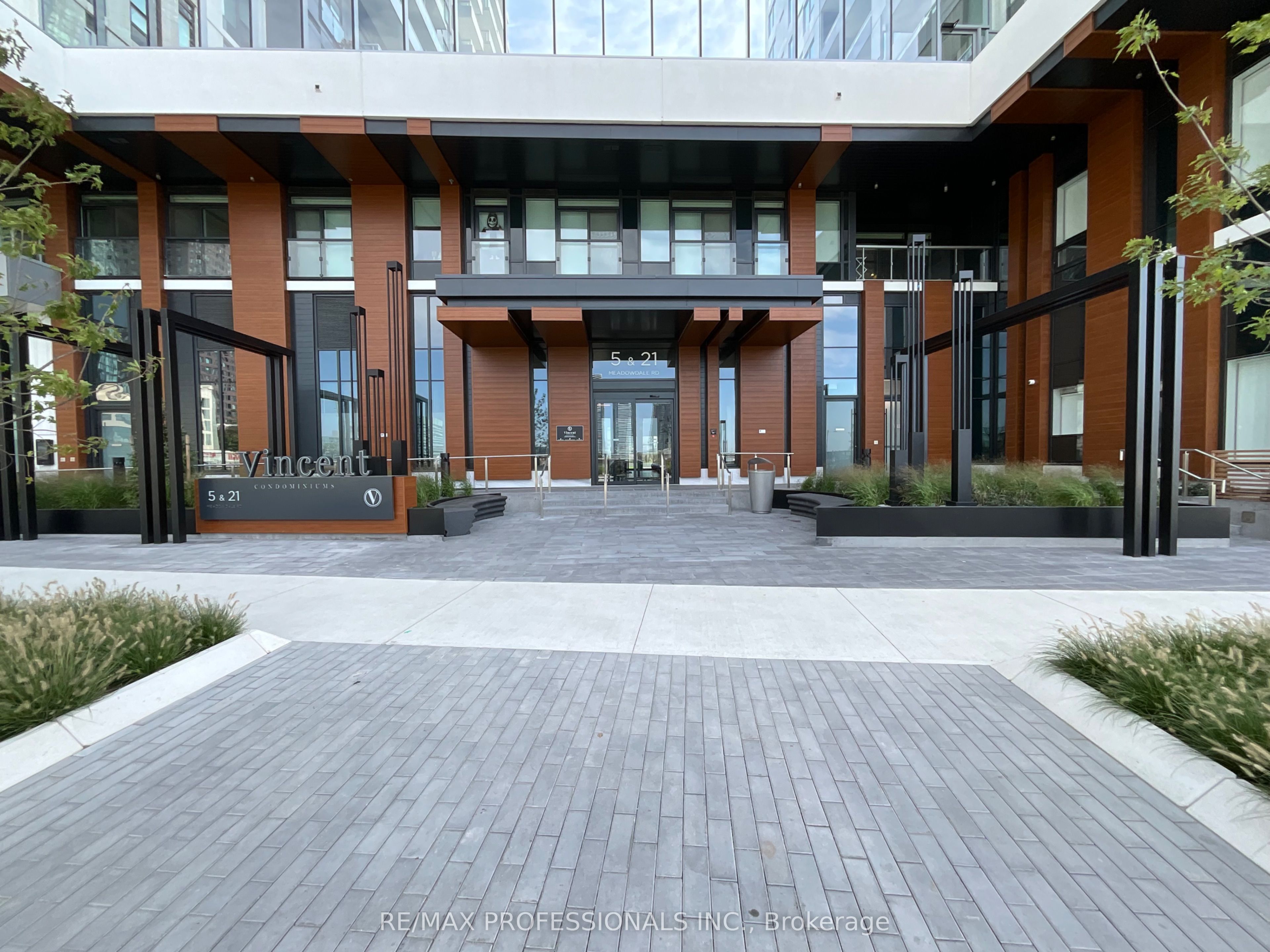 Unit 1104 - 5 Meadowdale Road, Vaughan 2