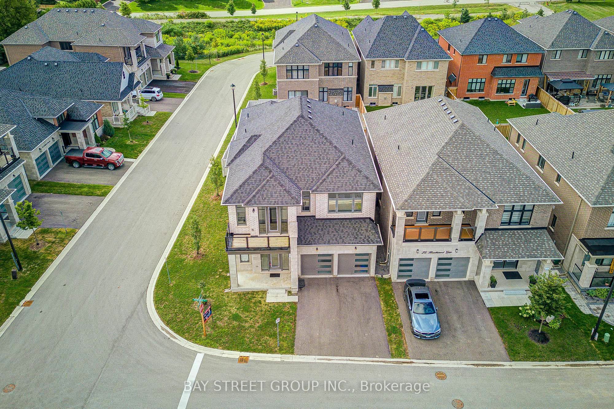 27 Hearthwood Gate, Whitchurch-Stouffville 4
