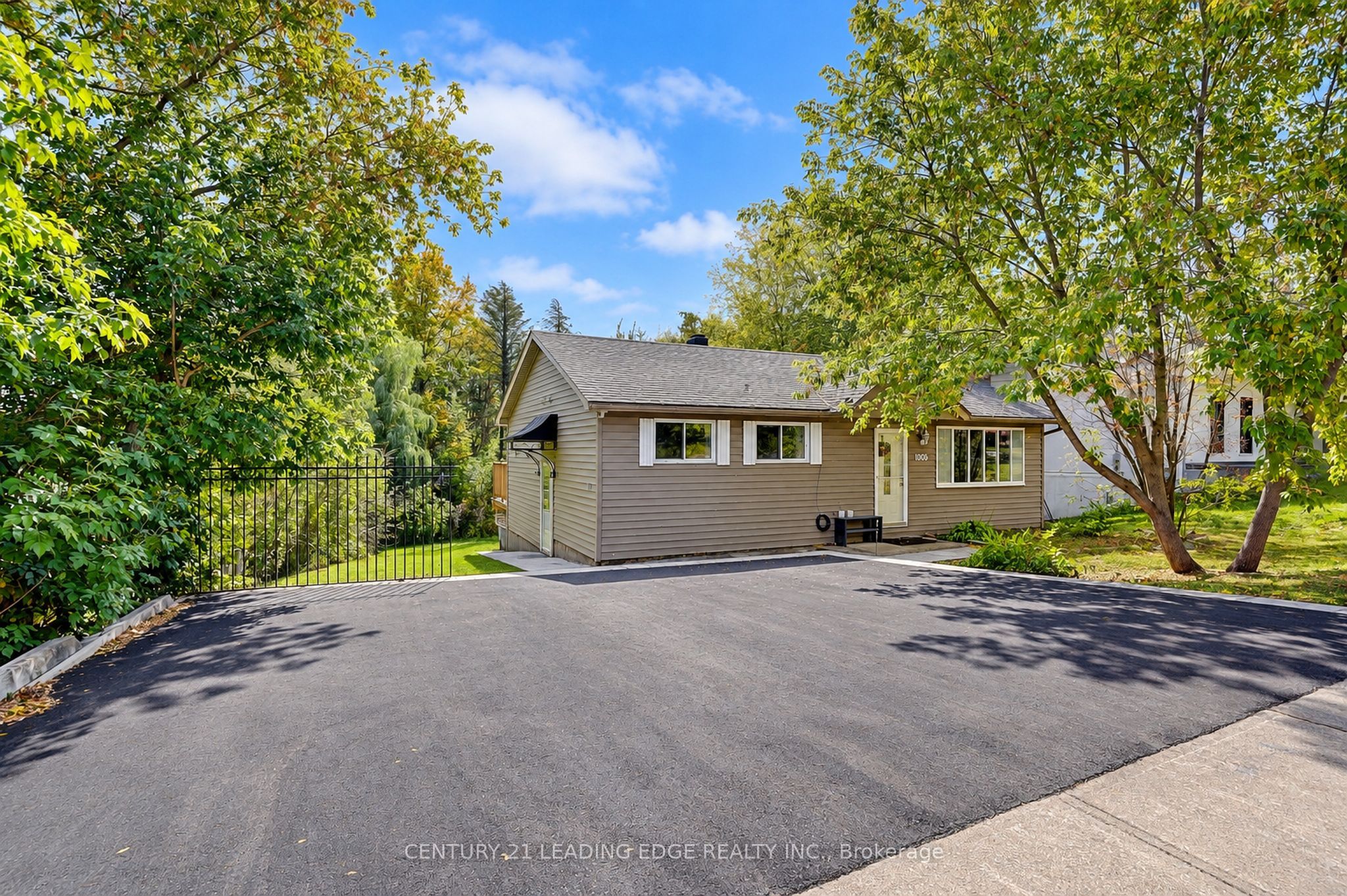 Unit Main Flr - 1006 Elgin Street, Newmarket 2