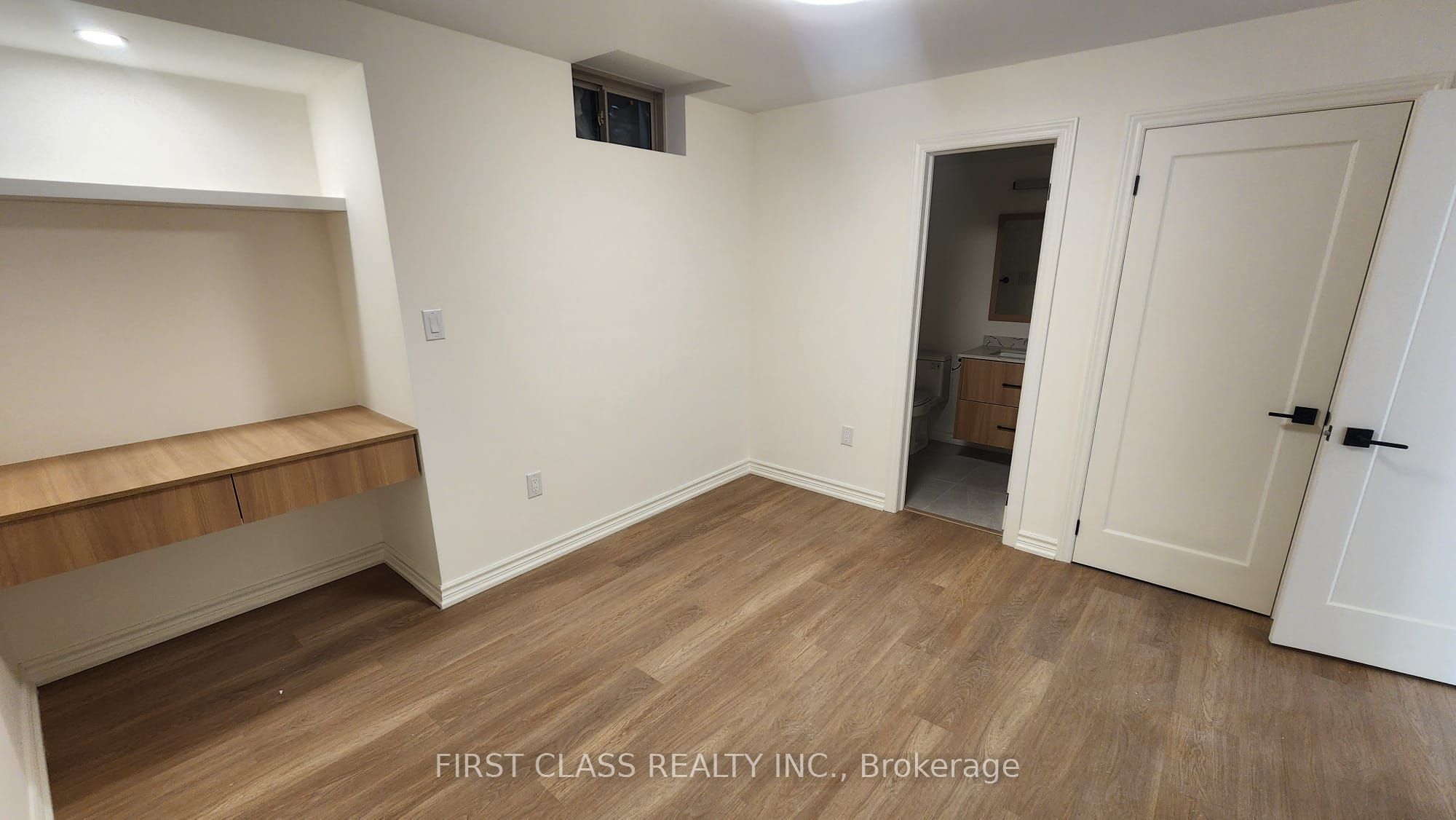 Unit Basement - 3 Percheron Court, Markham 5