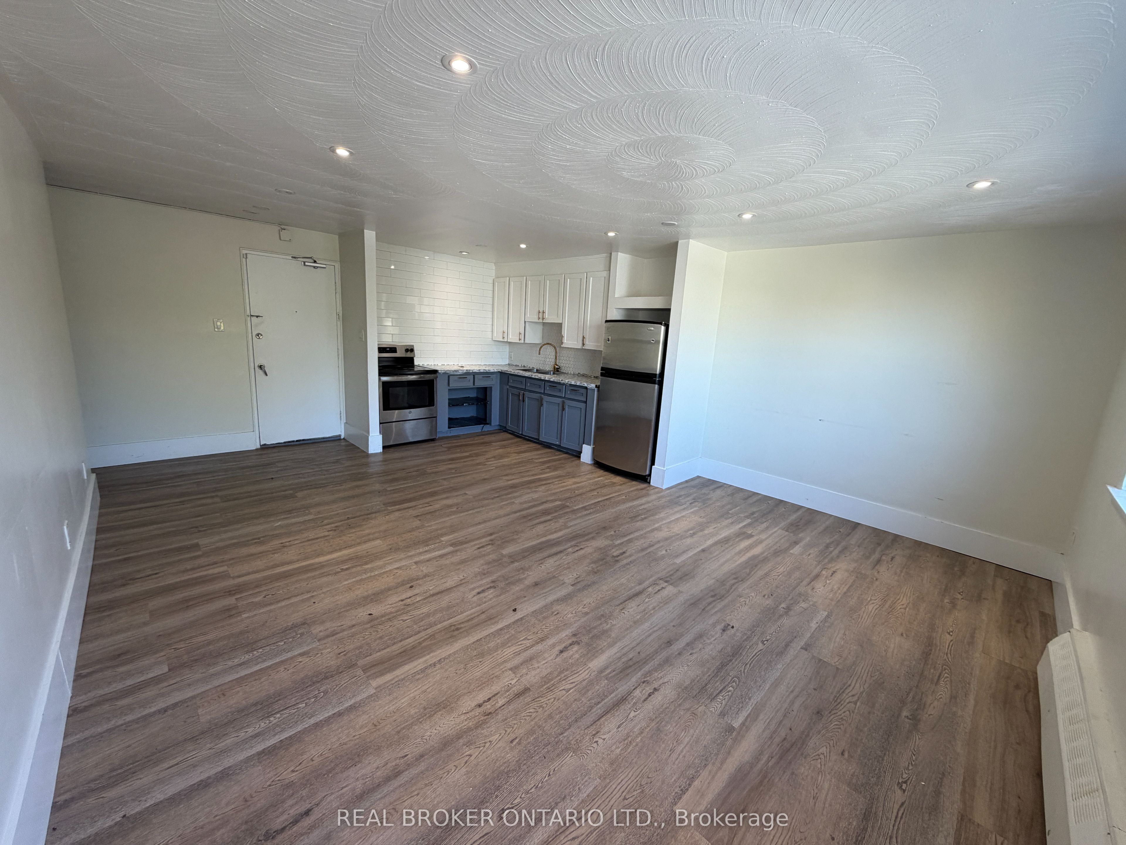 Unit 202 - 50 Benson Avenue, Richmond Hill 2