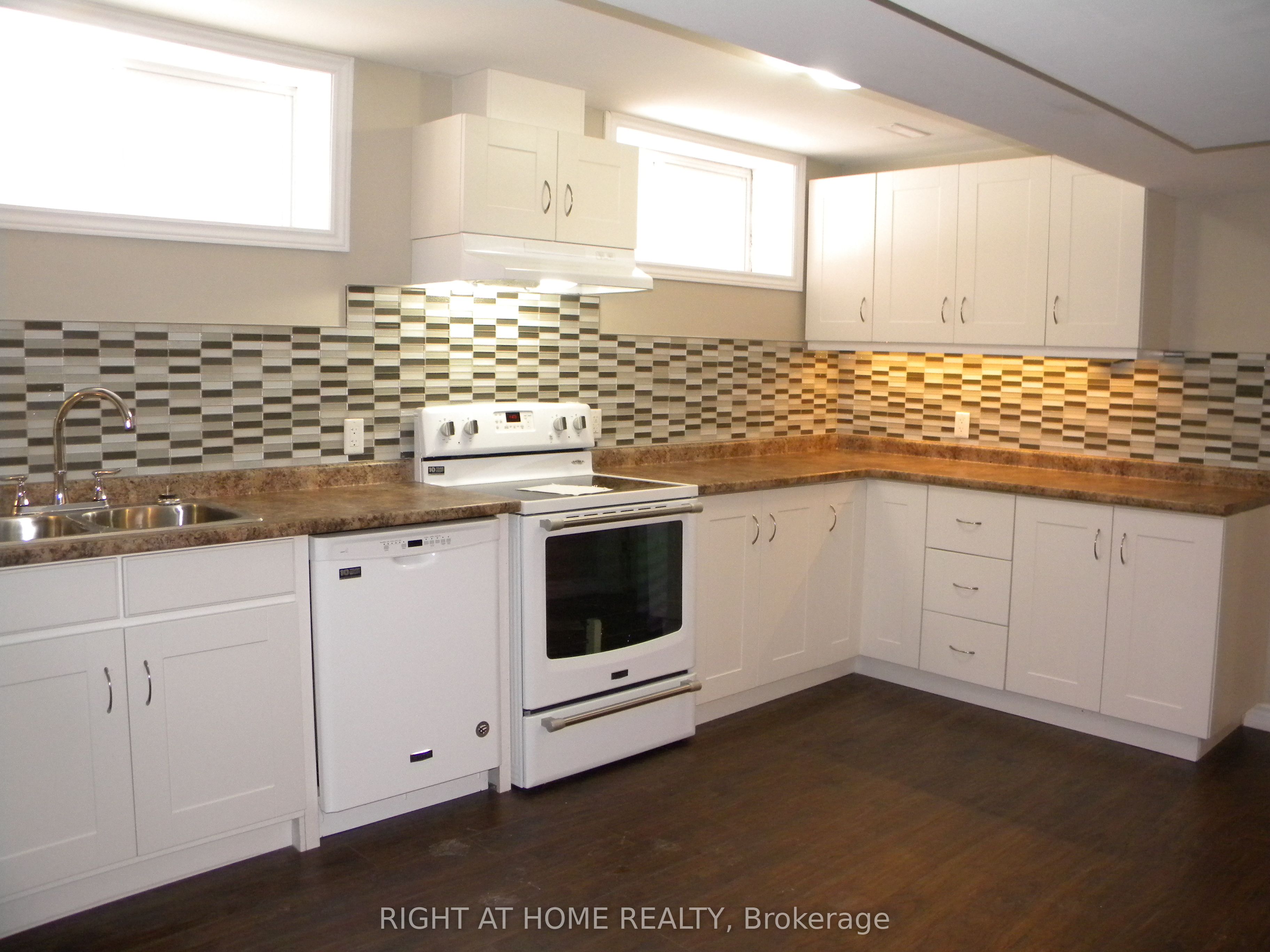 Unit B - 42 Westminster Circle, Barrie 4