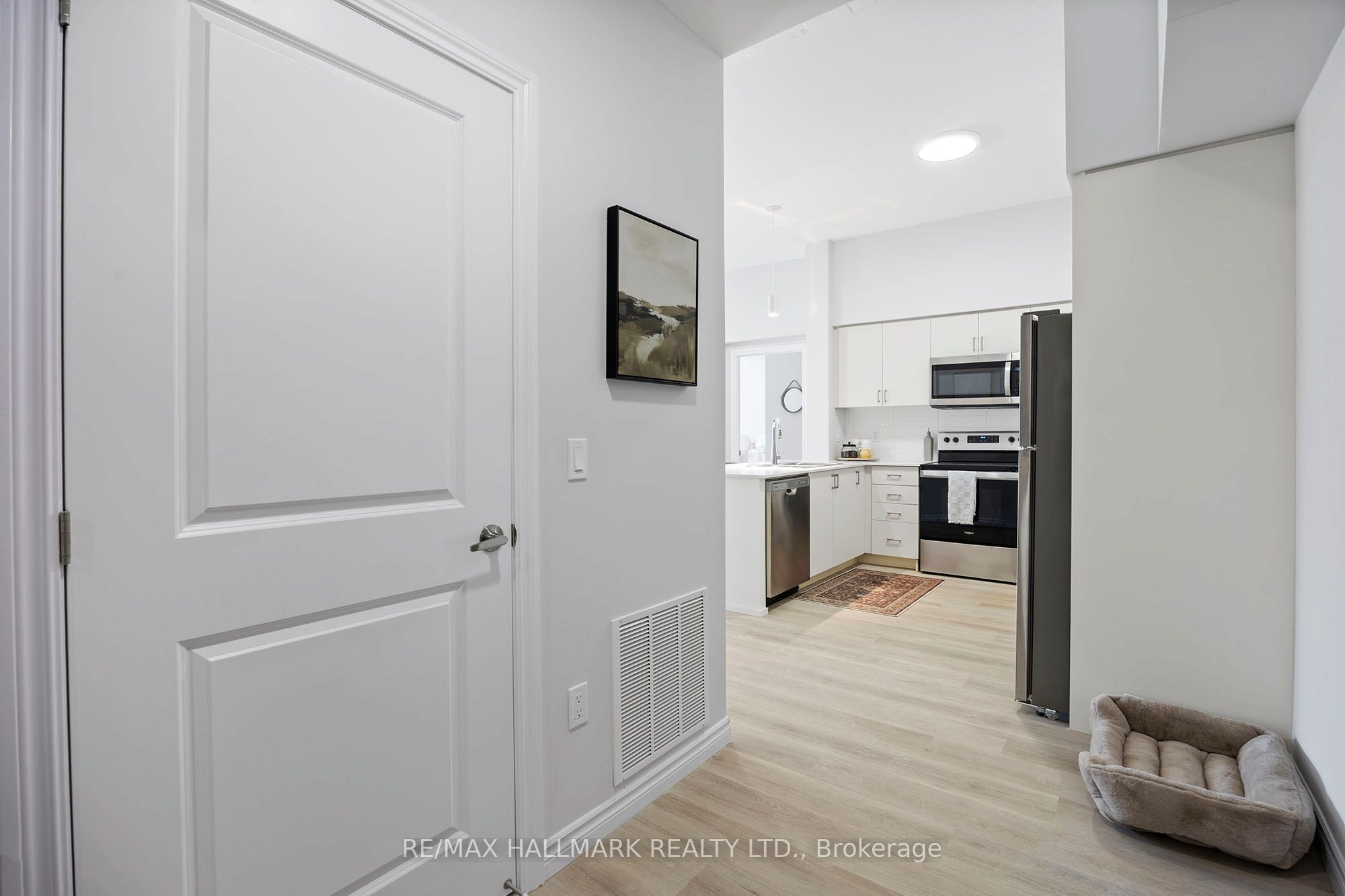 Unit 215 - 70 Dean Avenue, Barrie 3