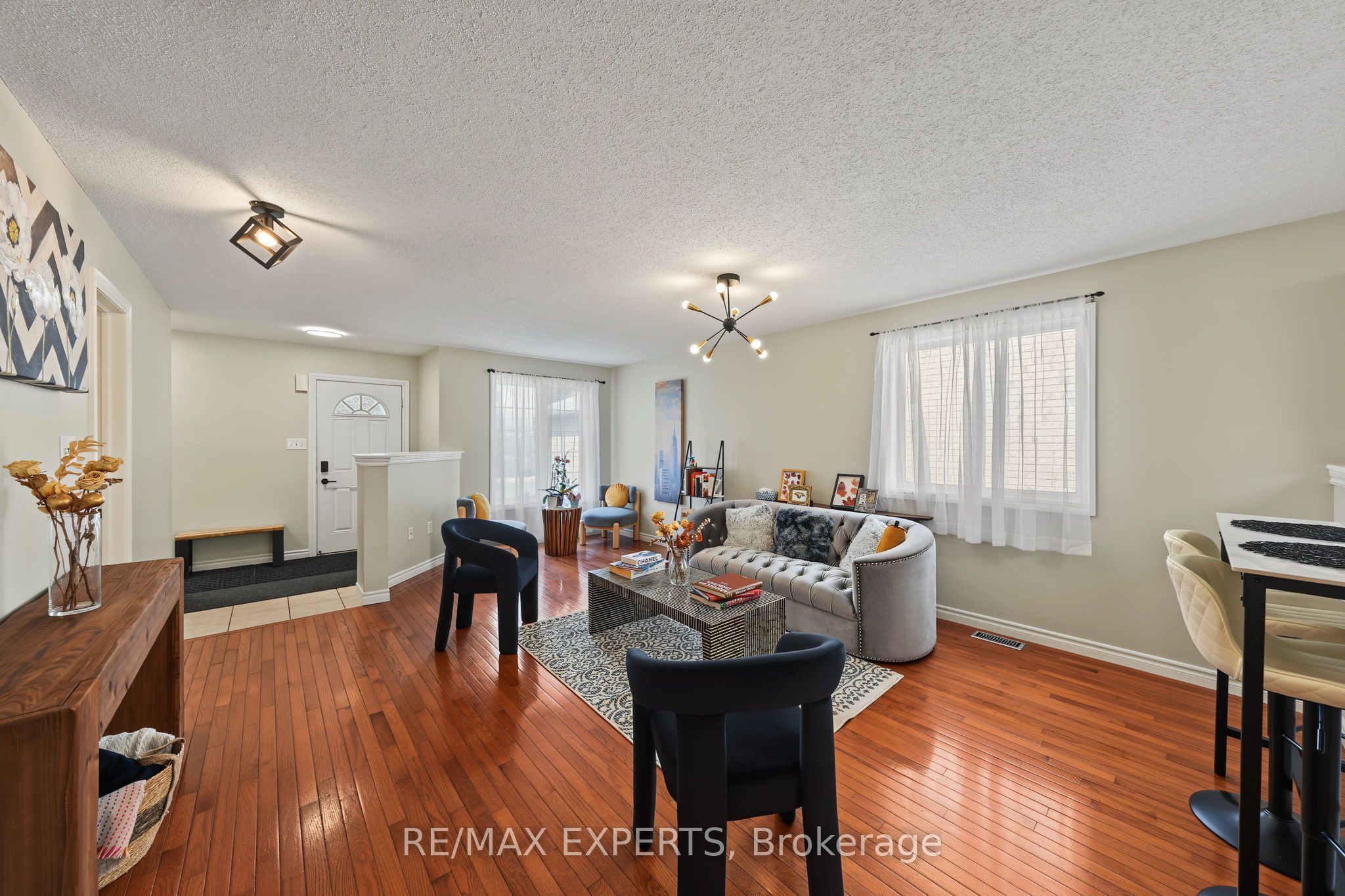 Unit Upper - 17 Michelle Drive, Barrie 4