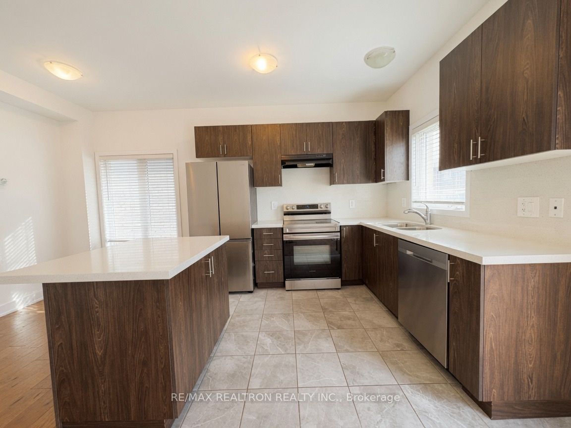 36 Westwood Avenue, Barrie 2