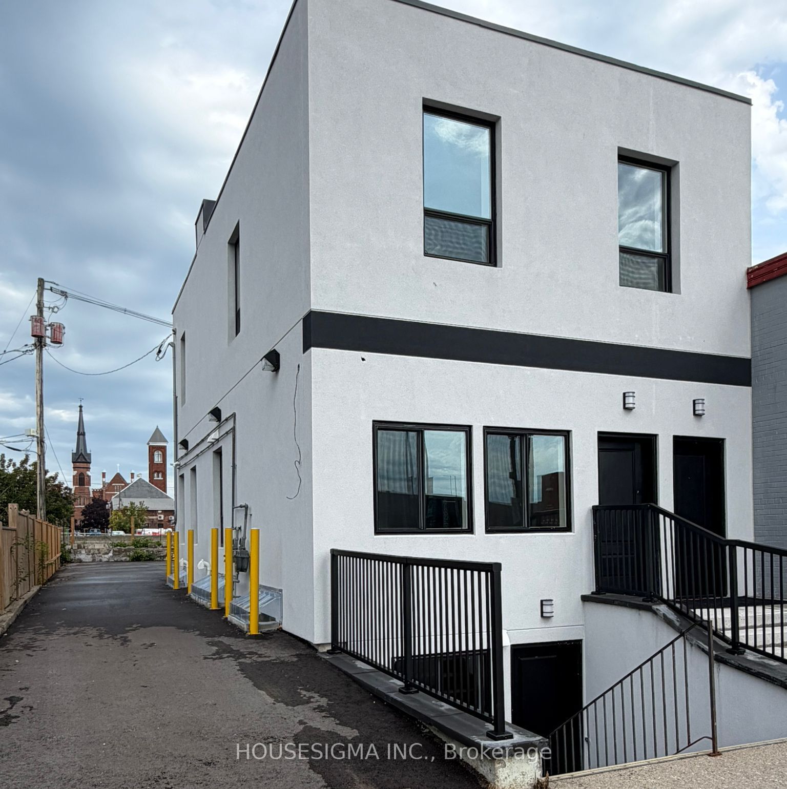 Unit Lower Level Unit - 28 West Street N, Orillia 3