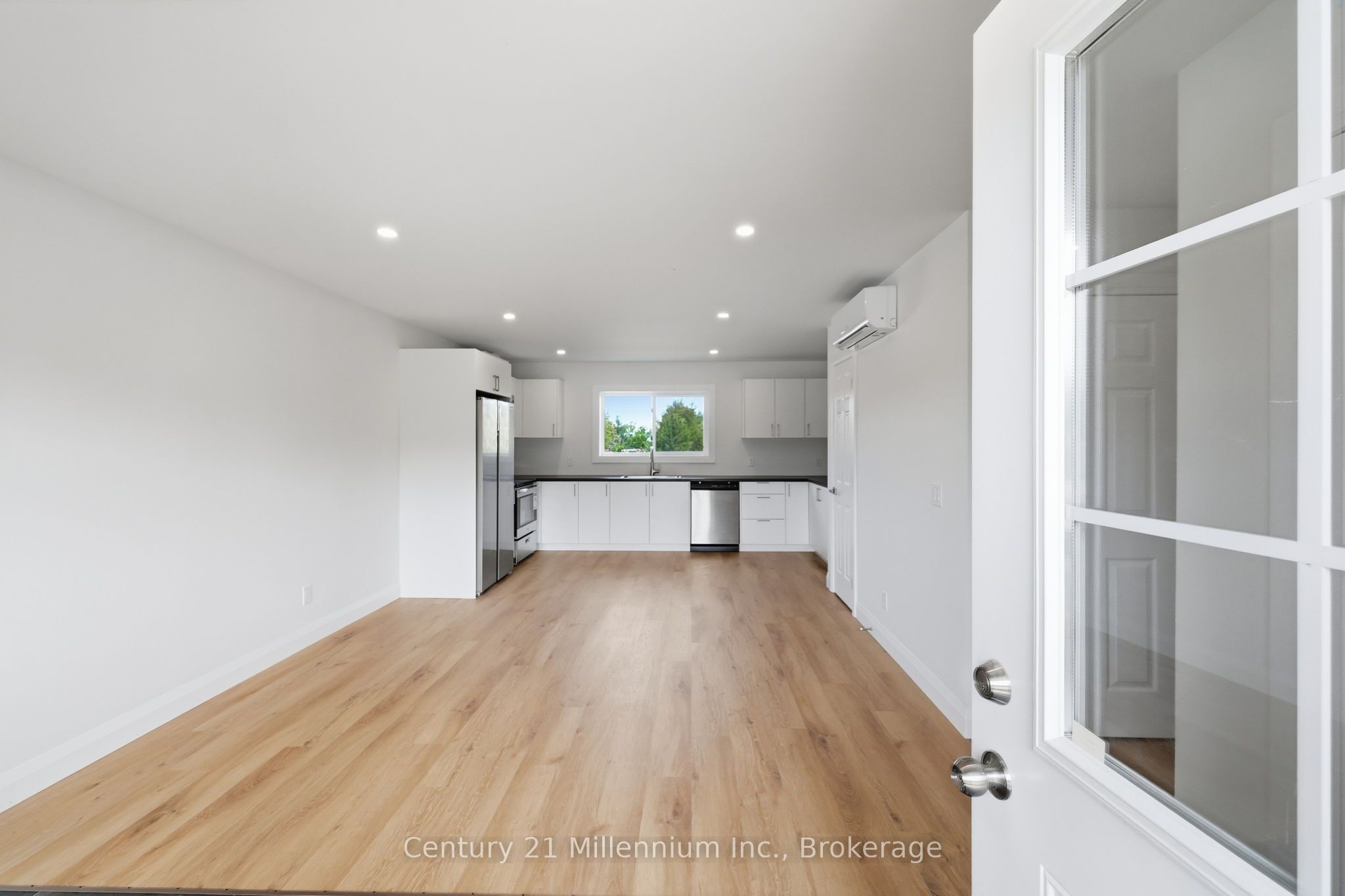 Unit 2 - 9592 BEACHWOOD Road, Collingwood 2