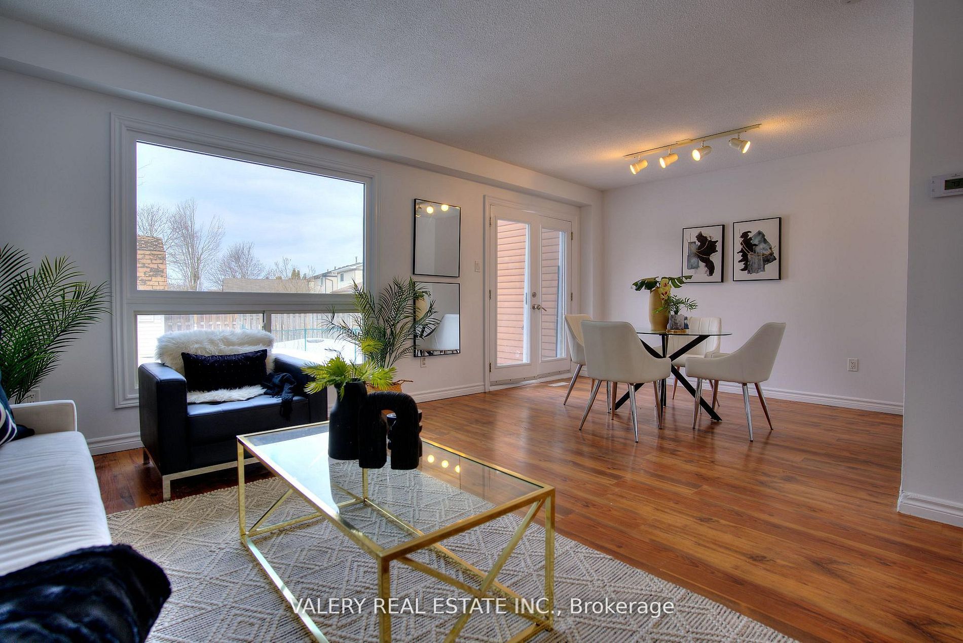 24 Lampman Lane, Barrie 2