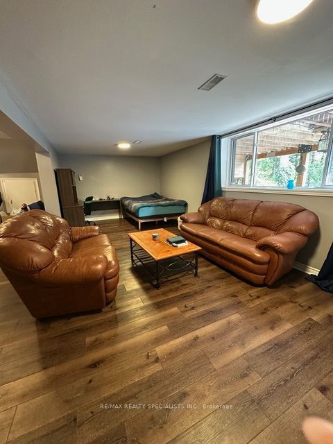 Unit LOWER - 189 Little Avenue, Barrie 5