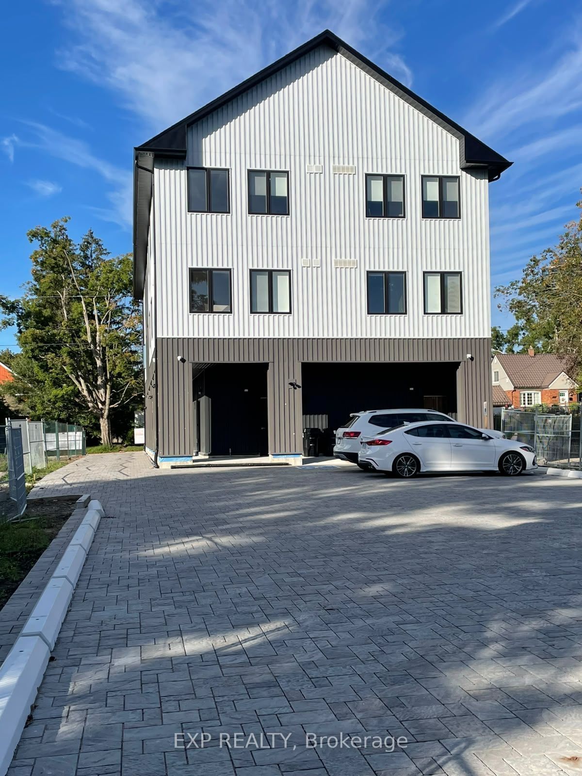 Unit 303 - 145 Clapperton Street, Barrie 2