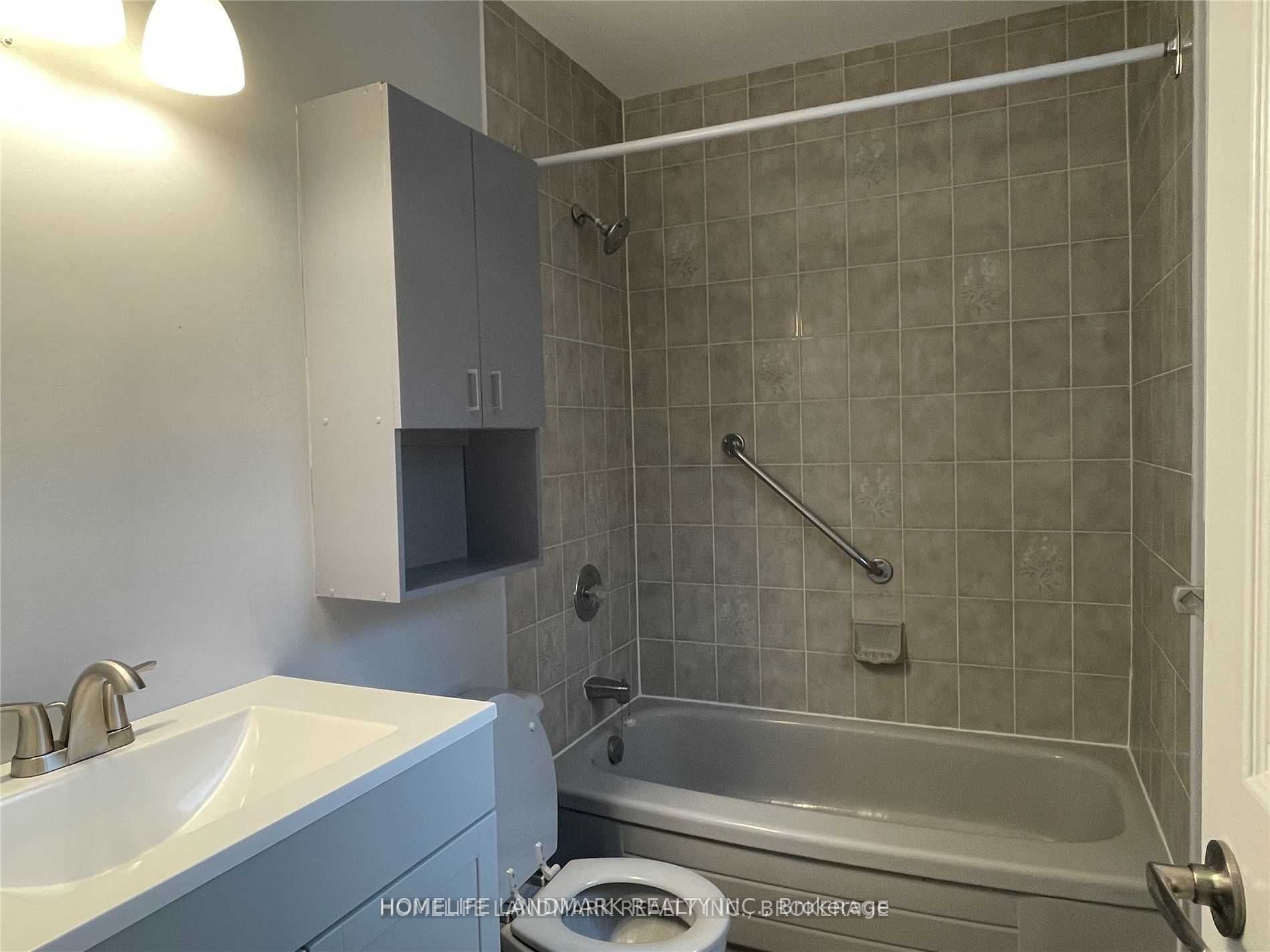 Unit Upper - 2 Gibbon Drive, Barrie 4
