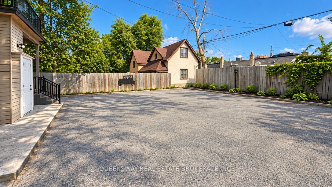 Unit 1 - 73 Mary Street, Barrie 2