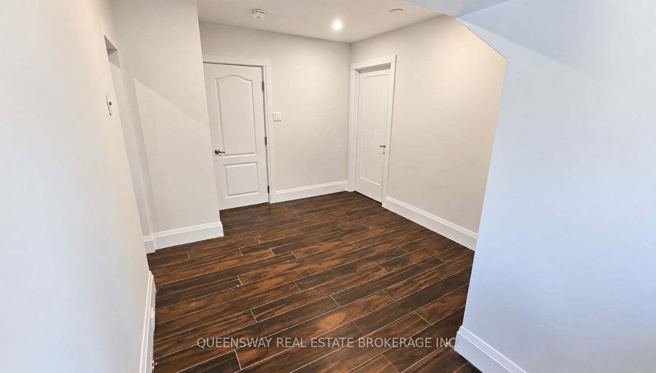 Unit 3 - 73 Mary Street, Barrie 4