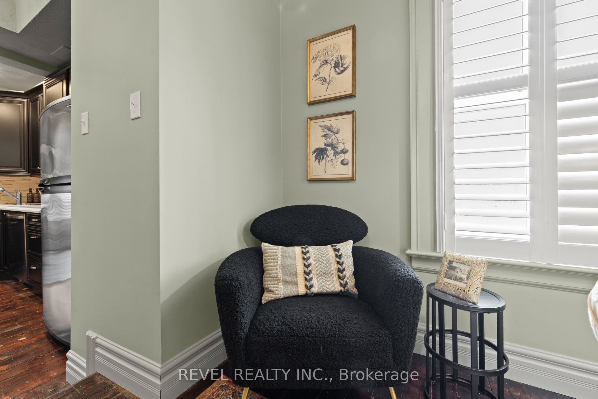 Unit A - 296 Queen Street S, Mississauga 4