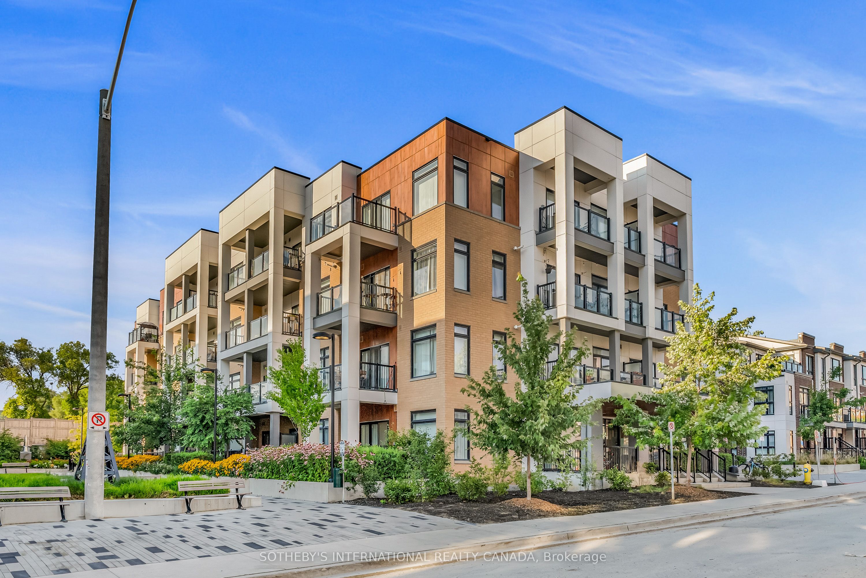 Unit 406 - 120 Canon Jackson Drive, Toronto 2
