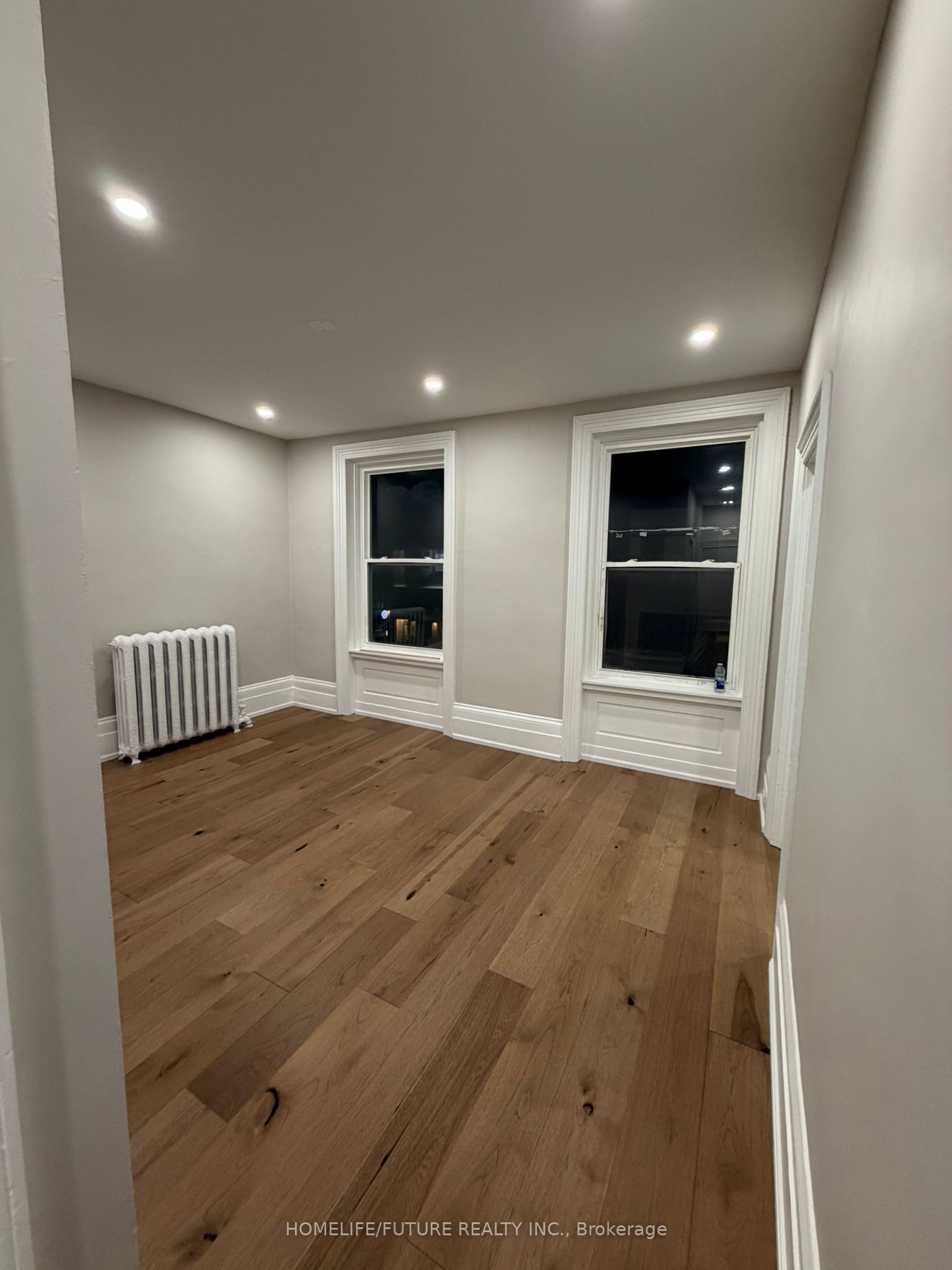 Unit 1 - 234 Lakeshore Road E, Oakville 2