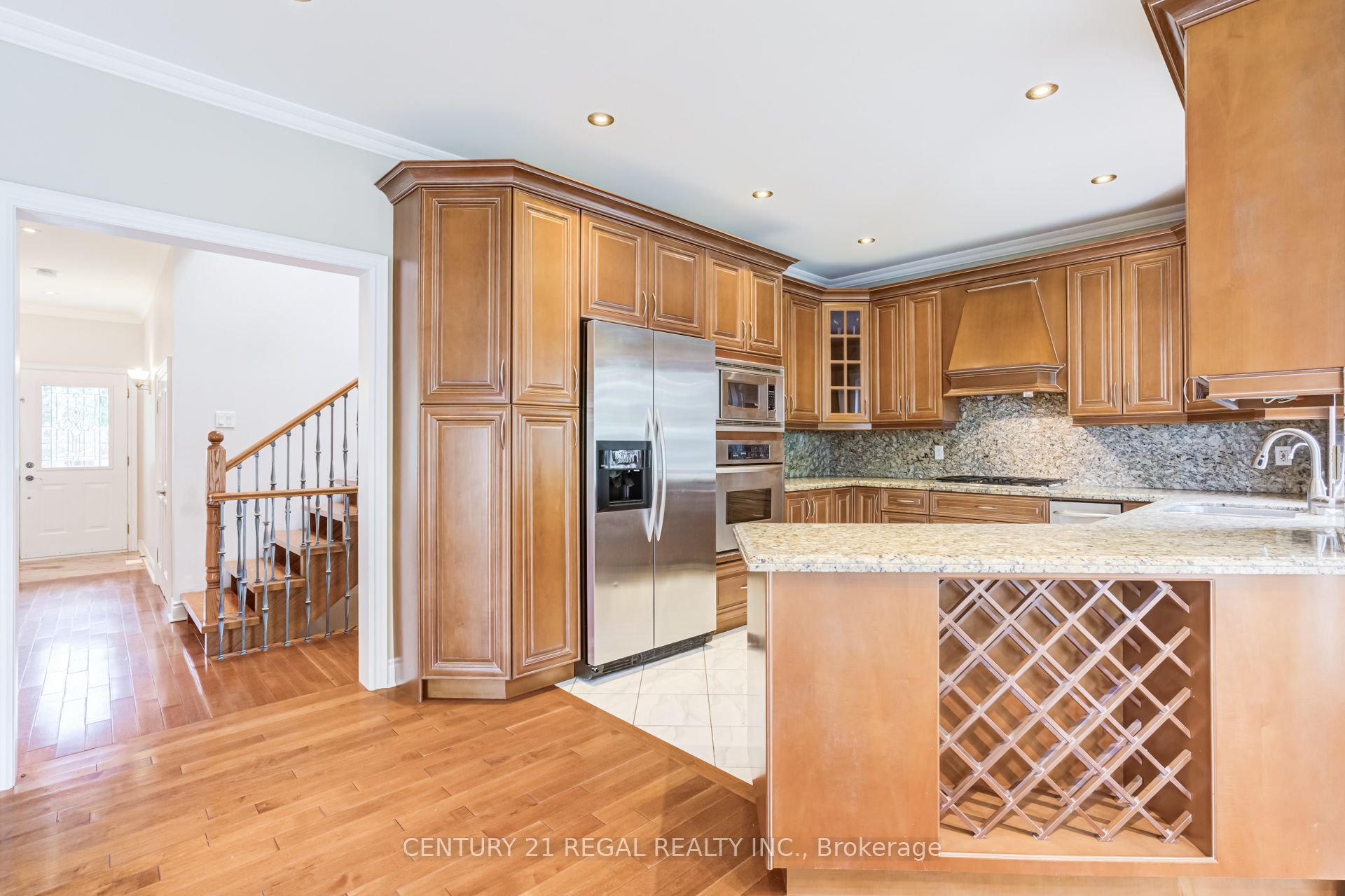 2A Twenty Eighth Street, Etobicoke 3