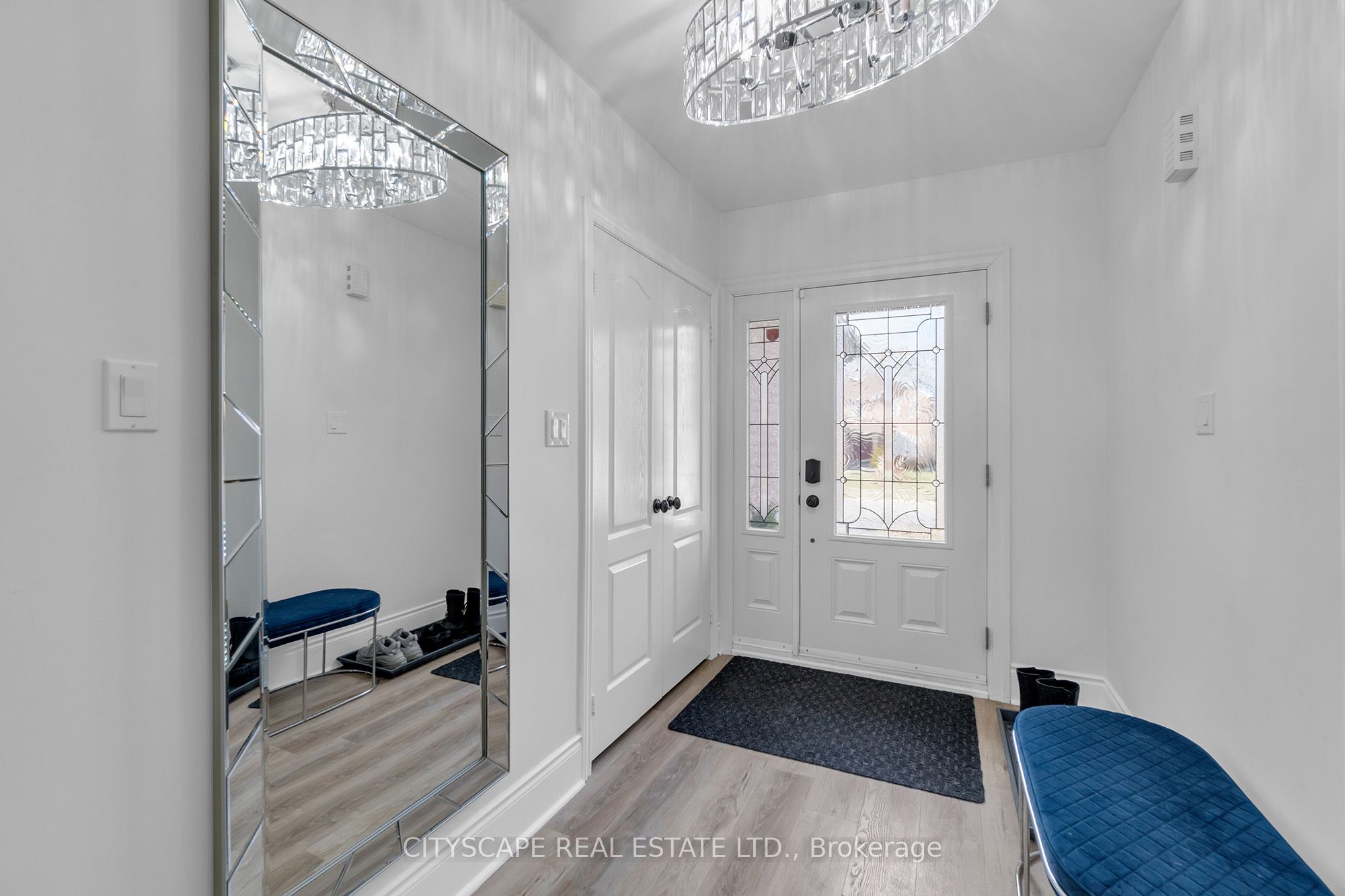 6421 Donway Drive, Mississauga 3