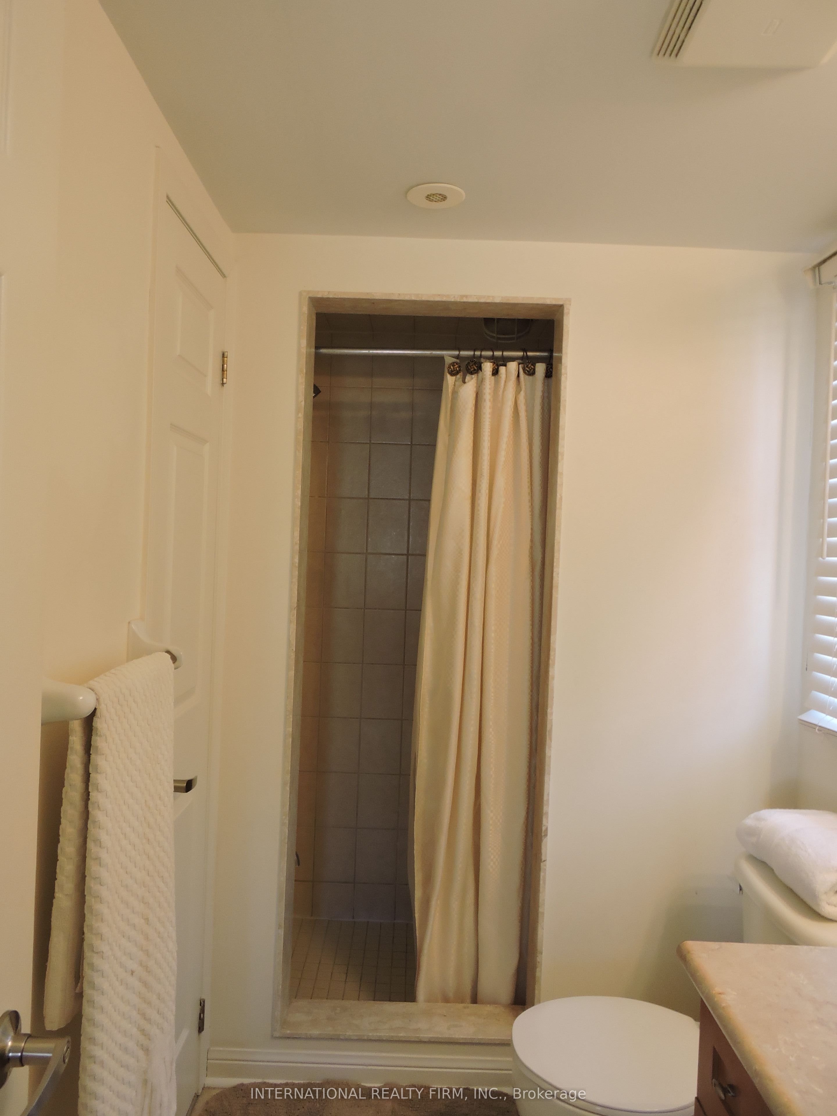 Unit 5 - 710 Neighbourhood Circle, Mississauga 5