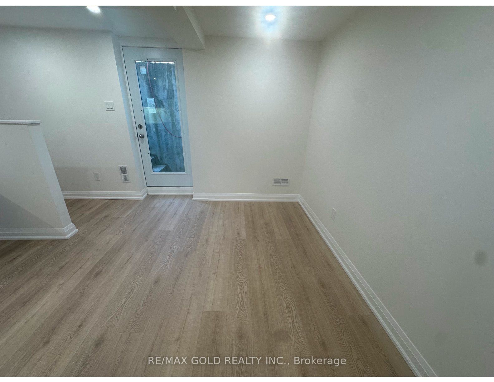 Unit Lower level - 18 Hullen Crescent, Etobicoke 1