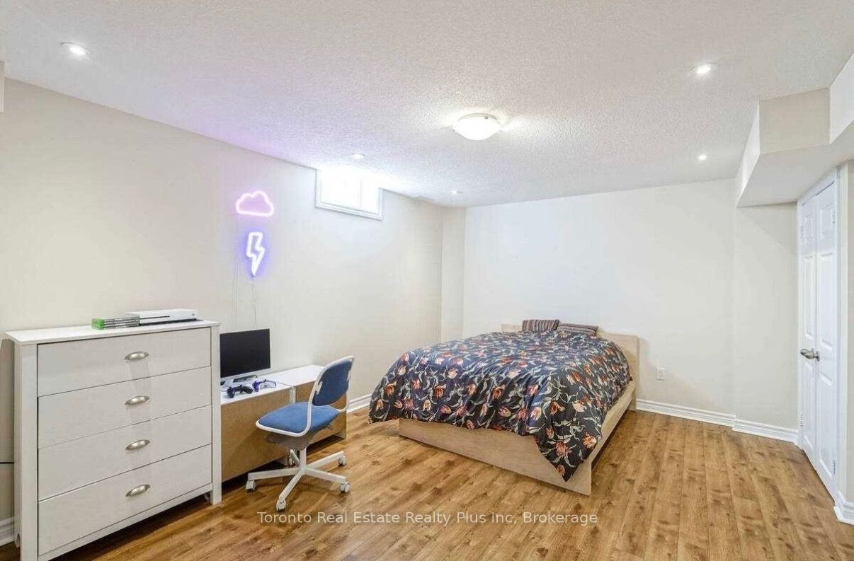 Unit Lower - 42 Crystalview Crescent, Brampton 5