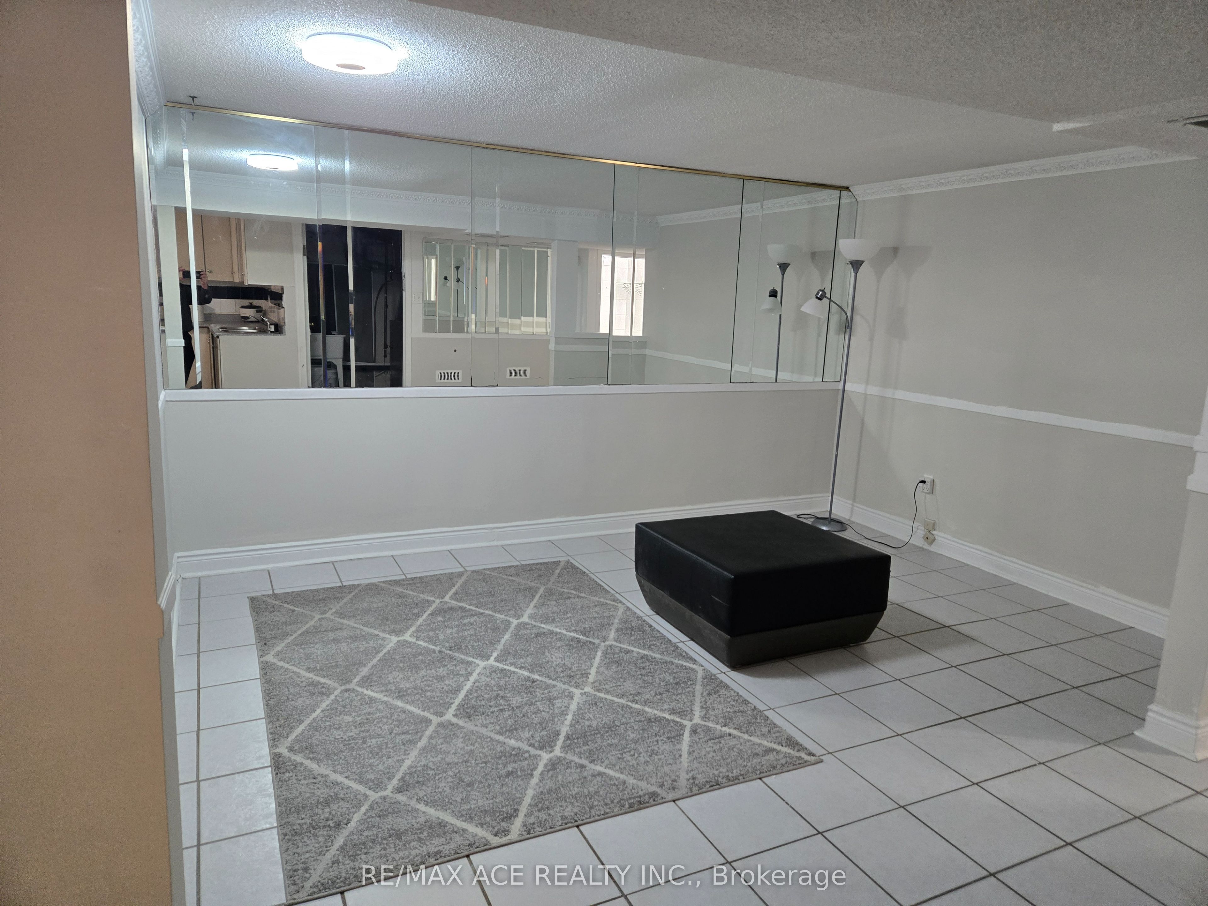 Unit Bsmt - 65 Dellbrook Crescent, North York 4