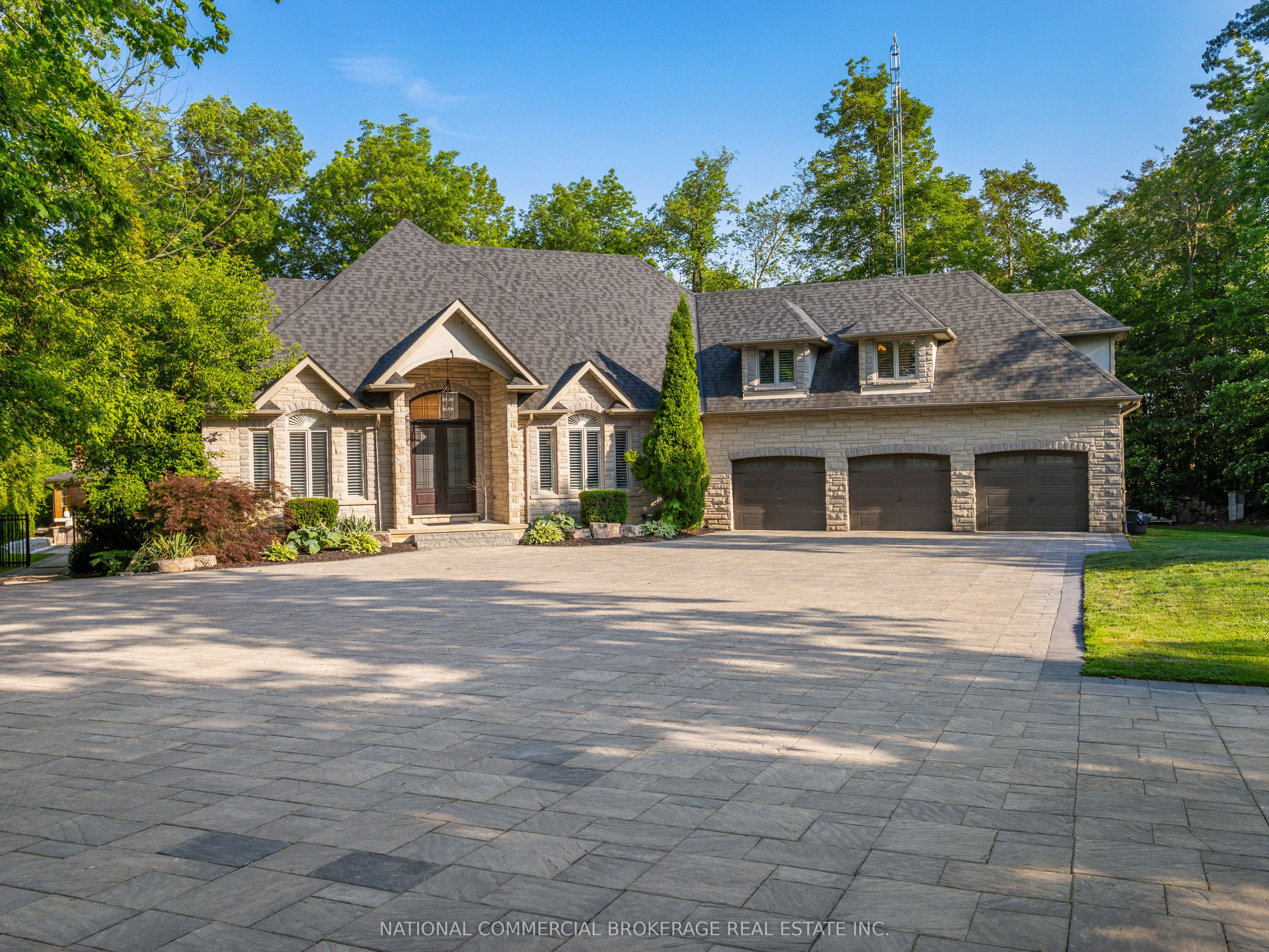 10088 Old Pine Crest Road, Halton Hills 1