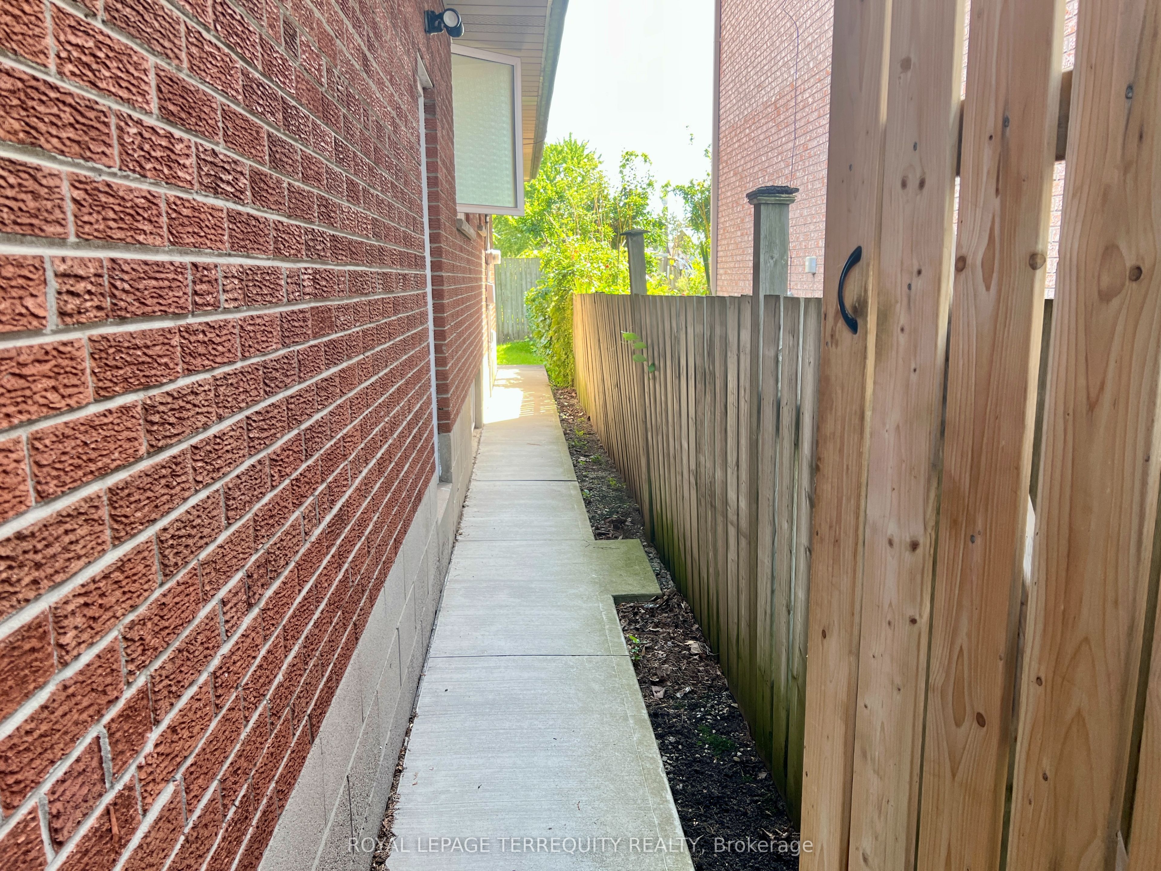 Unit Lower - 896 Fourth Street, Mississauga 4