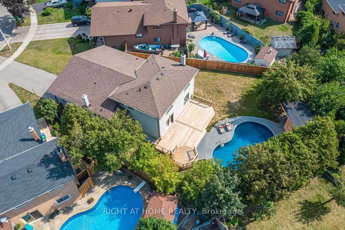 690 Hillman Crescent, Mississauga 3